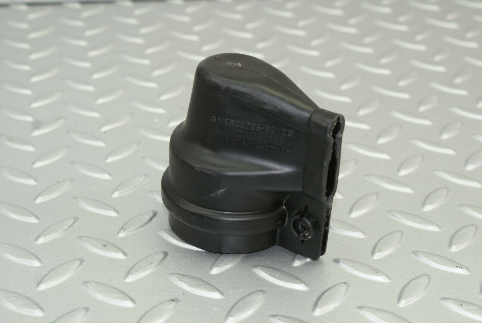 2817 Mercedes-Benz C123 280CE Coupe Ignition Coil Protective Cap 0001581785