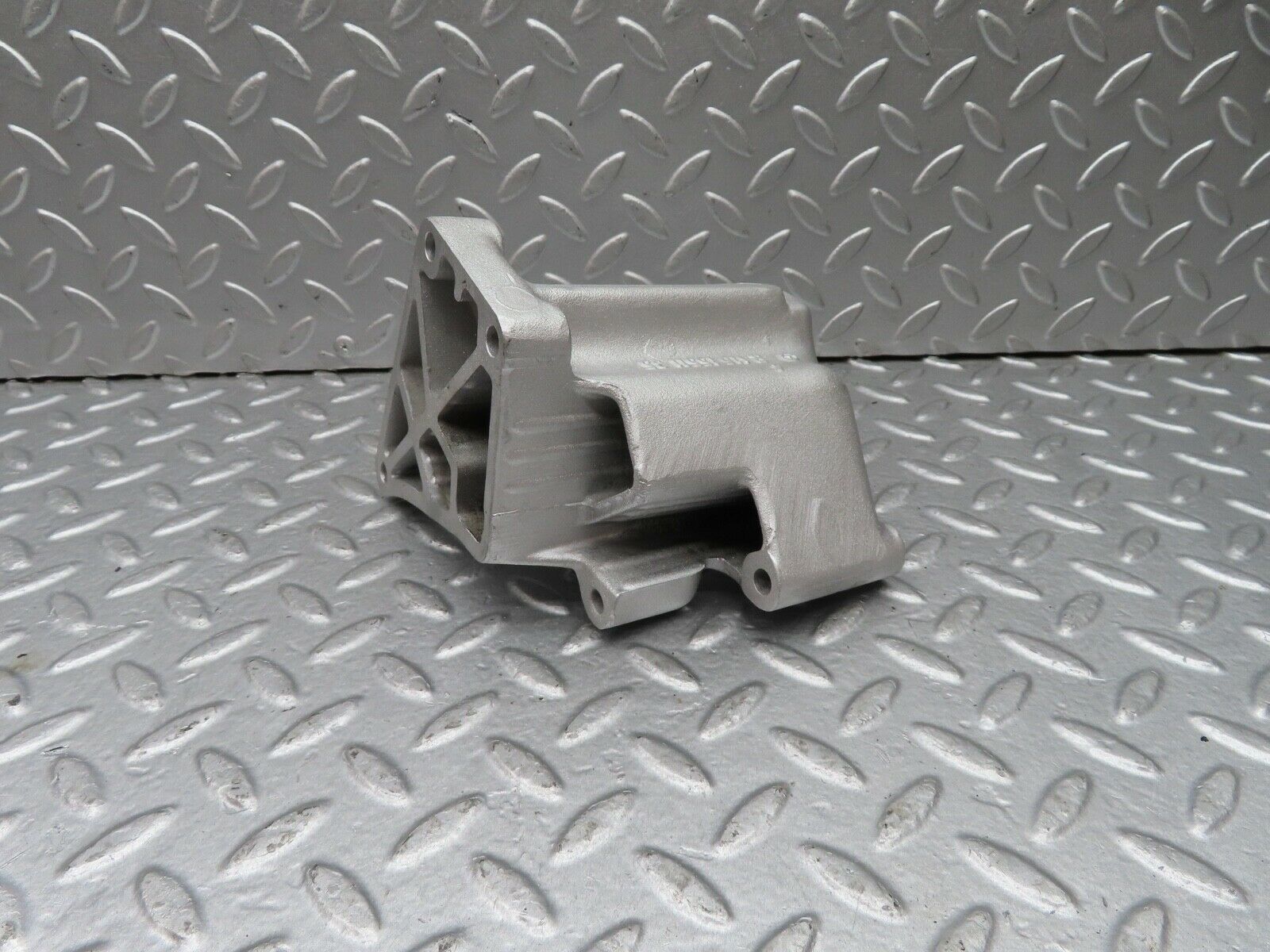 18192 Mercedes-Benz W123 200 Alternator Generator Bracket 1161551135