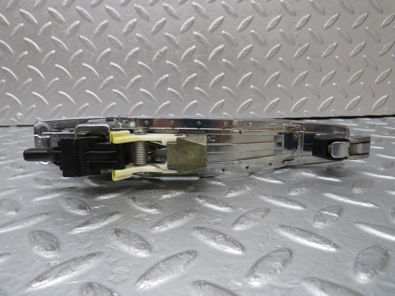 35323 Mercedes-Benz W140 Exterior Door Handle