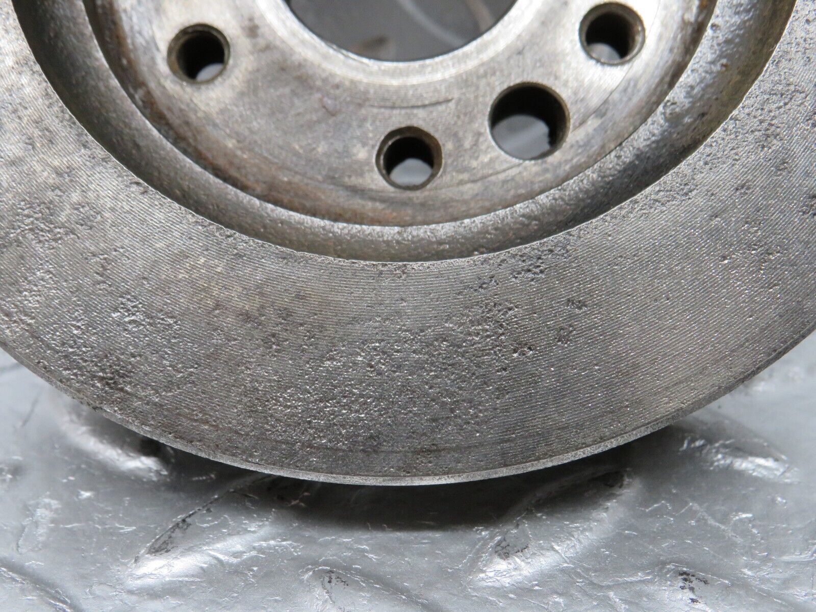 31057 Mercedes-Benz W123 200D Crankshaft Vibration Damper Pulley 6150311007