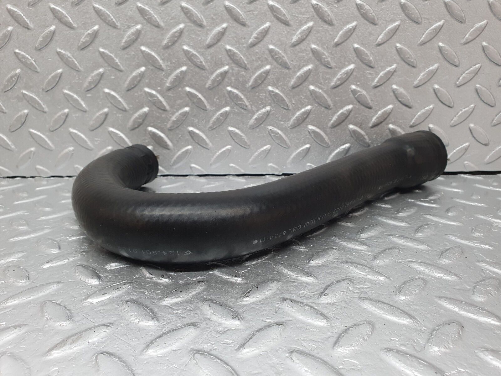 41577 Mercedes-Benz W124 200E Upper Radiator Hose 1245010182