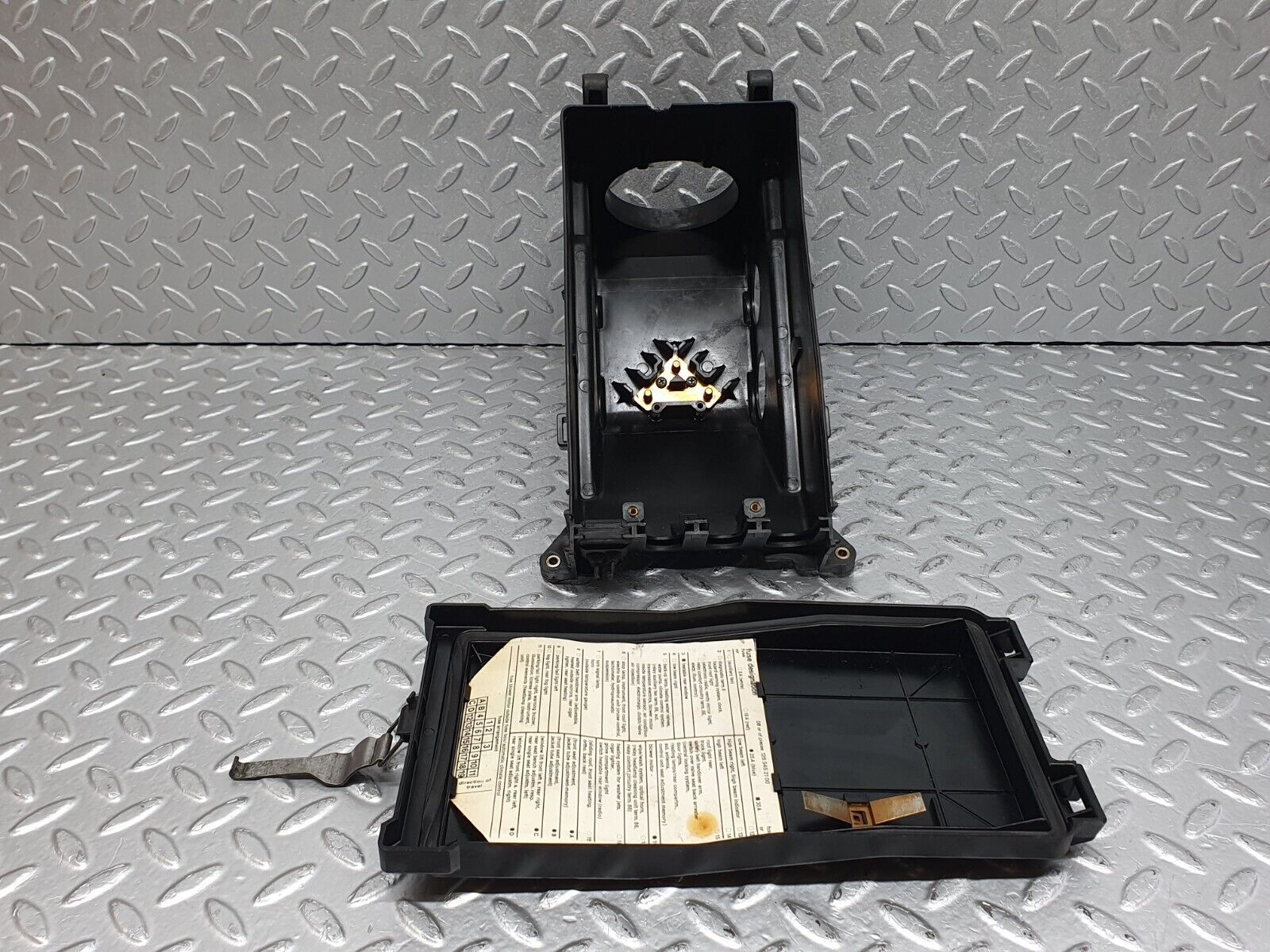 41220 Mercedes-Benz W126 300SE Fuse Box Housing 1265401650 1265400182 1265452100