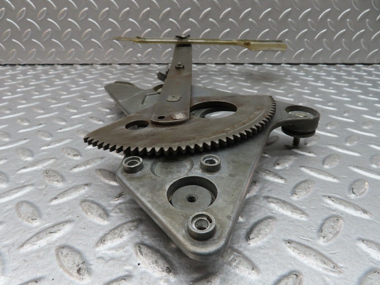 18535 Mercedes-Benz W116 450SEL Rear Left Power Window Regulator