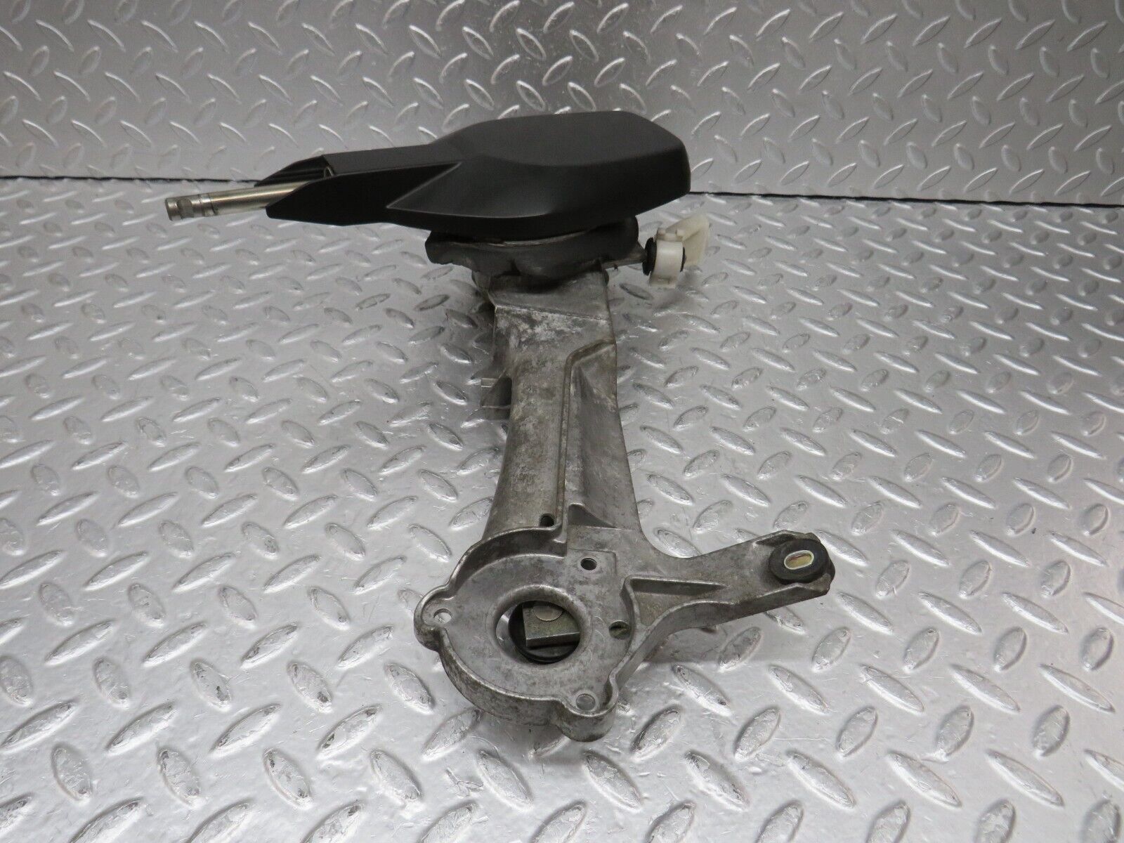 34836 Mercedes-Benz W210 320E Windscreen Wiper Mechanism Linkage 2108201642