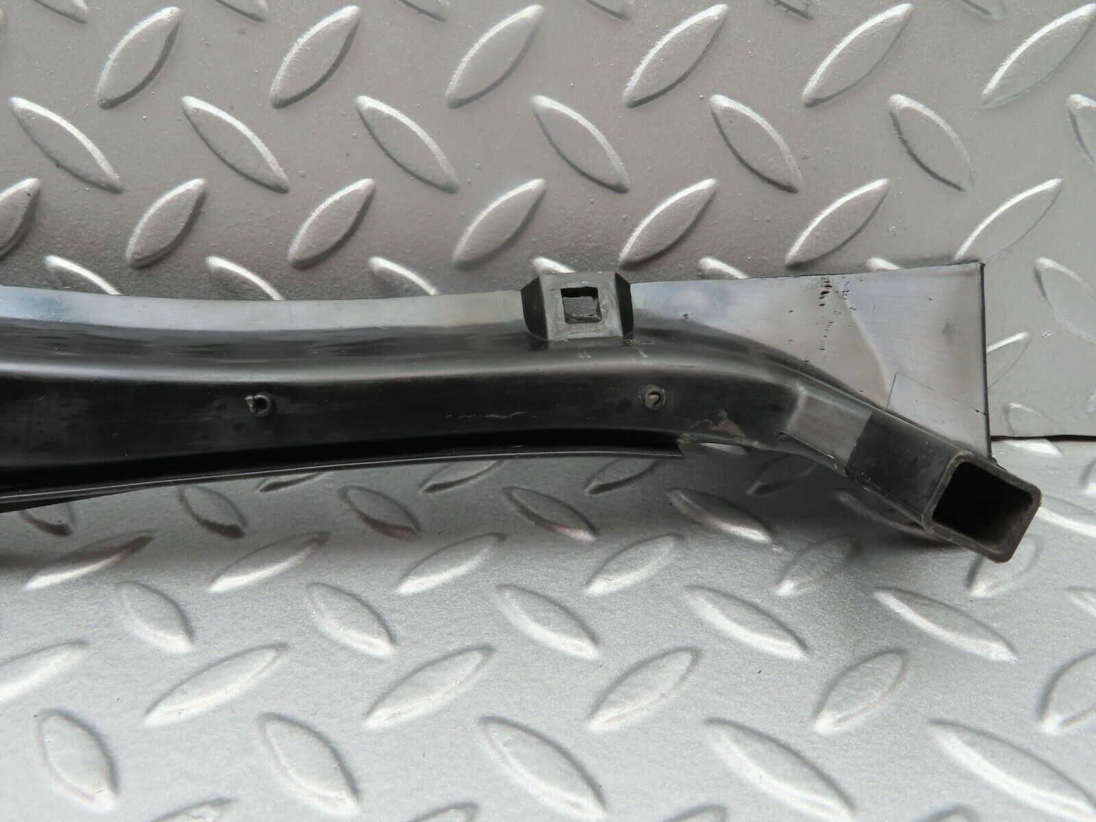 5393 Mercedes-Benz W124 230E Fairing Front Panel Cover Right 1246202667