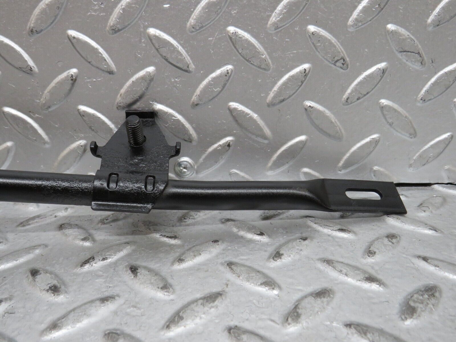 29129 Mercedes-Benz C124 320CE Coupe Horn Bracket