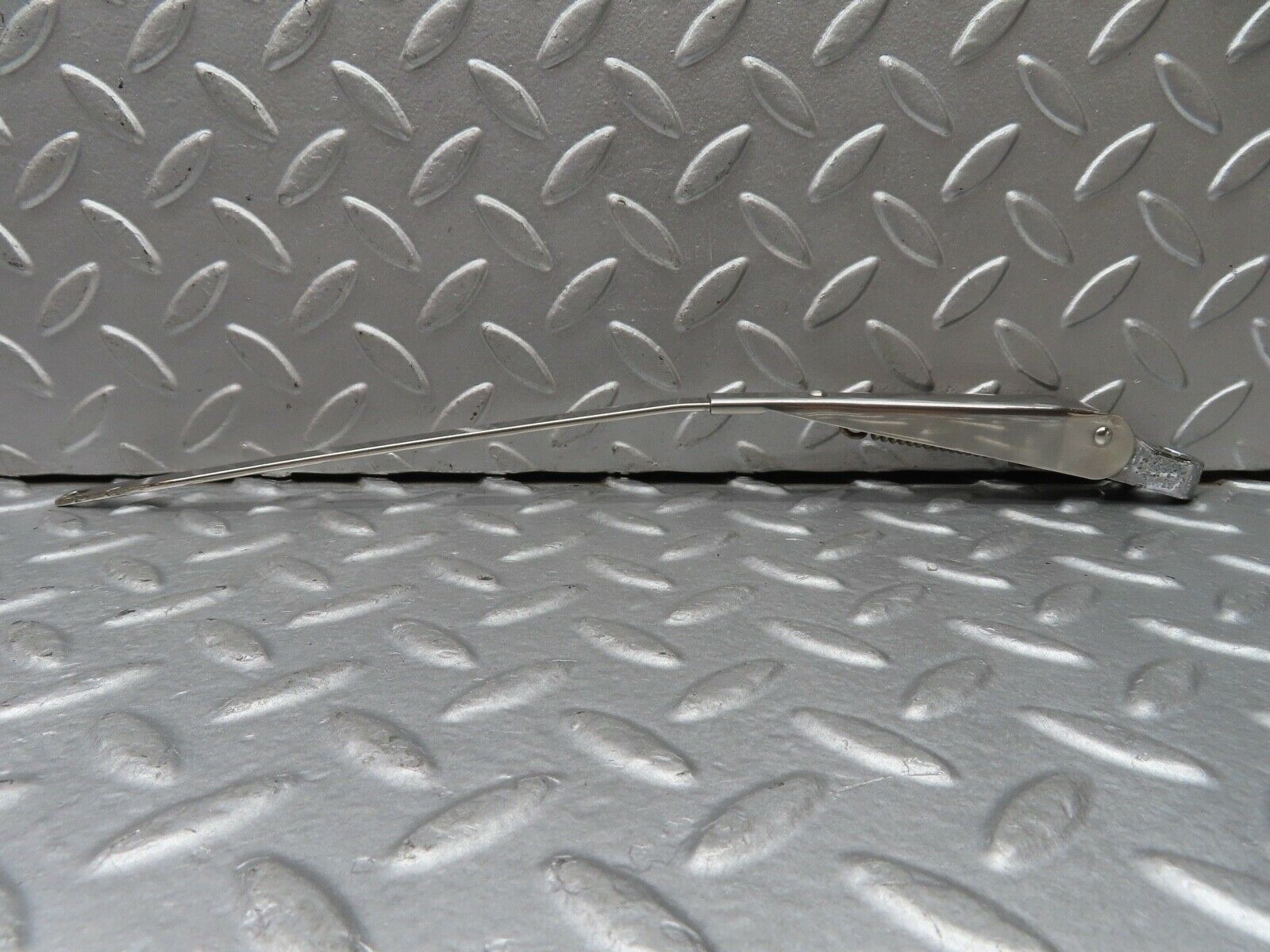 18404 Mercedes-Benz W111 220SE Coupe Wiper Arm Right Side