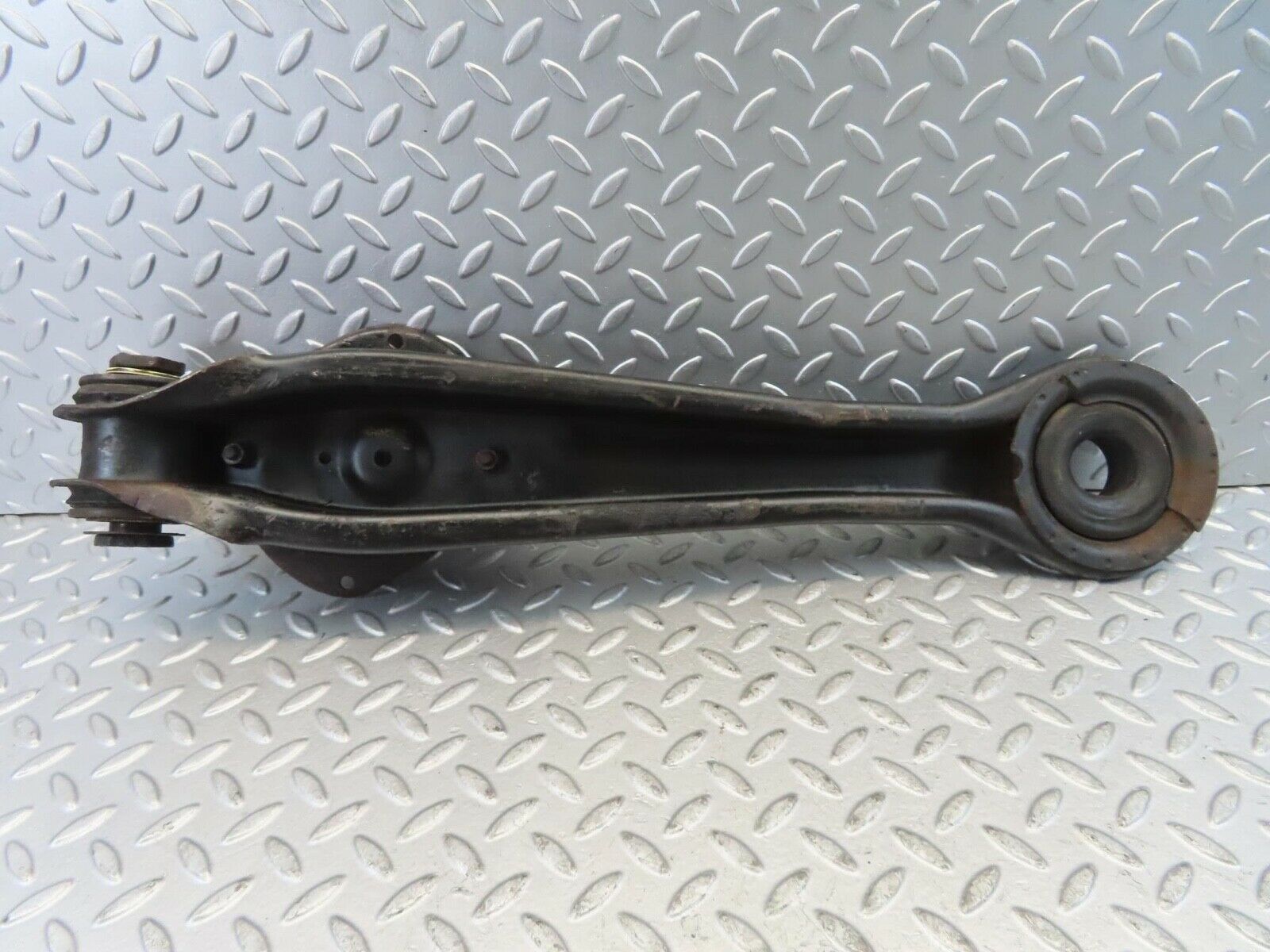 11628 Mercedes-Benz W108 280SE Rear Left Axle Spring Coil Mount