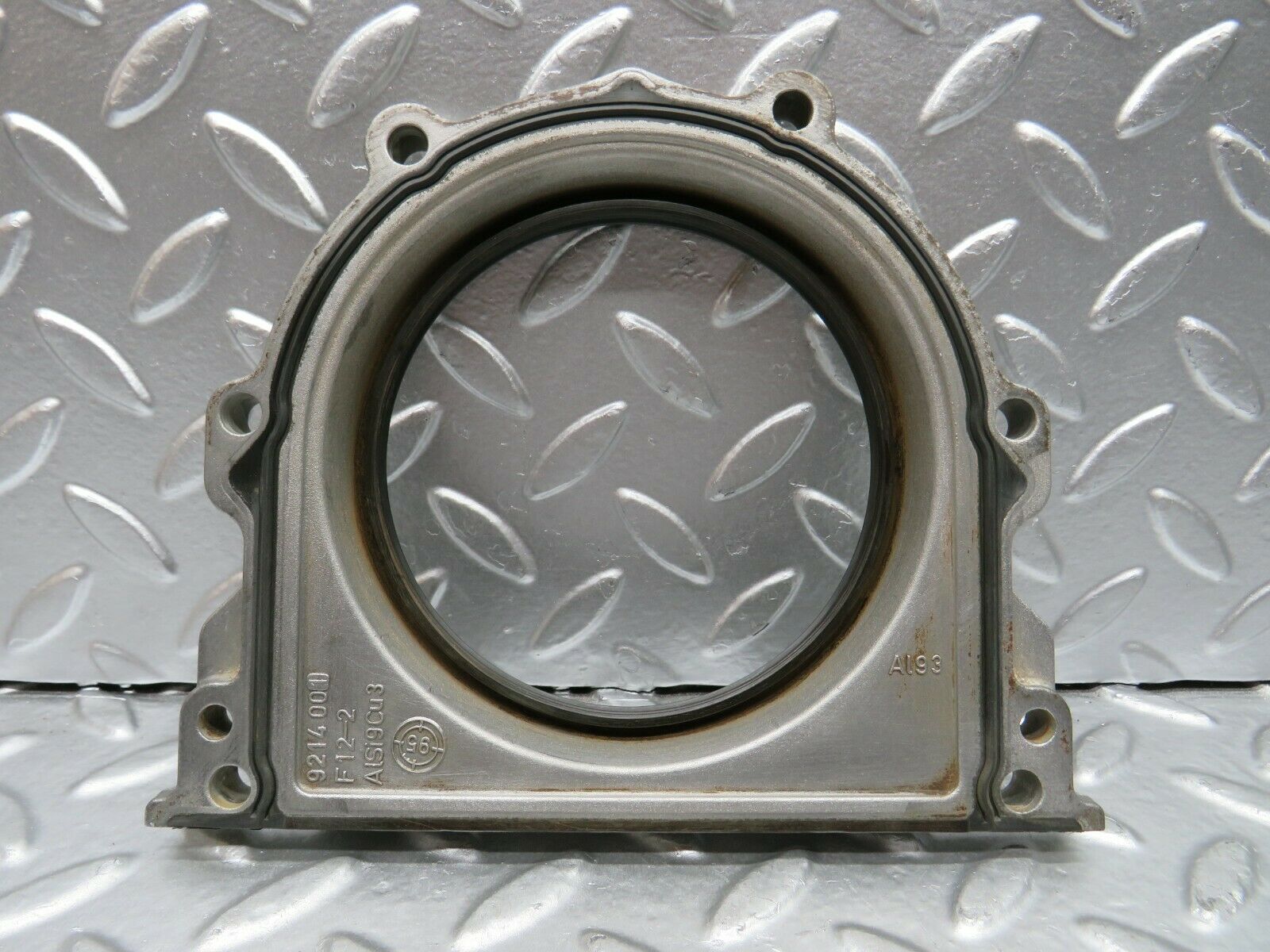 22442 Mercedes-Benz C124 E220 Coupe Crankshaft Rear Sealing Cover