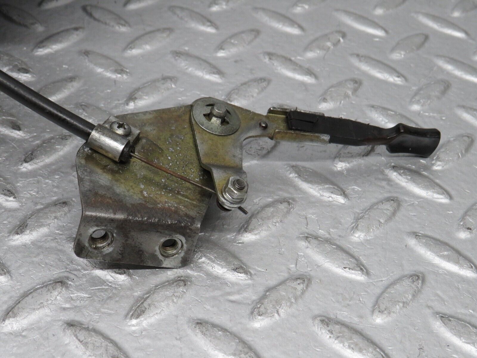 35912 Mercedes-Benz W108 Air Vent Control Right Side 1088301245