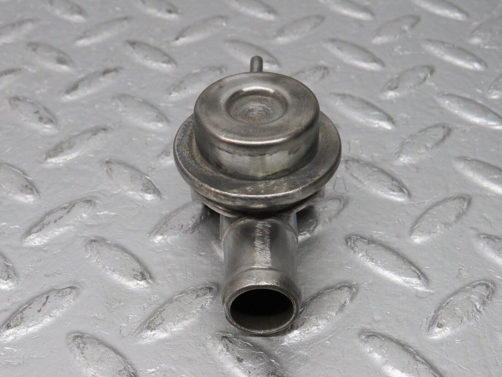 38588 Mercedes-Benz R129 280SL Coupe Air Control Valve