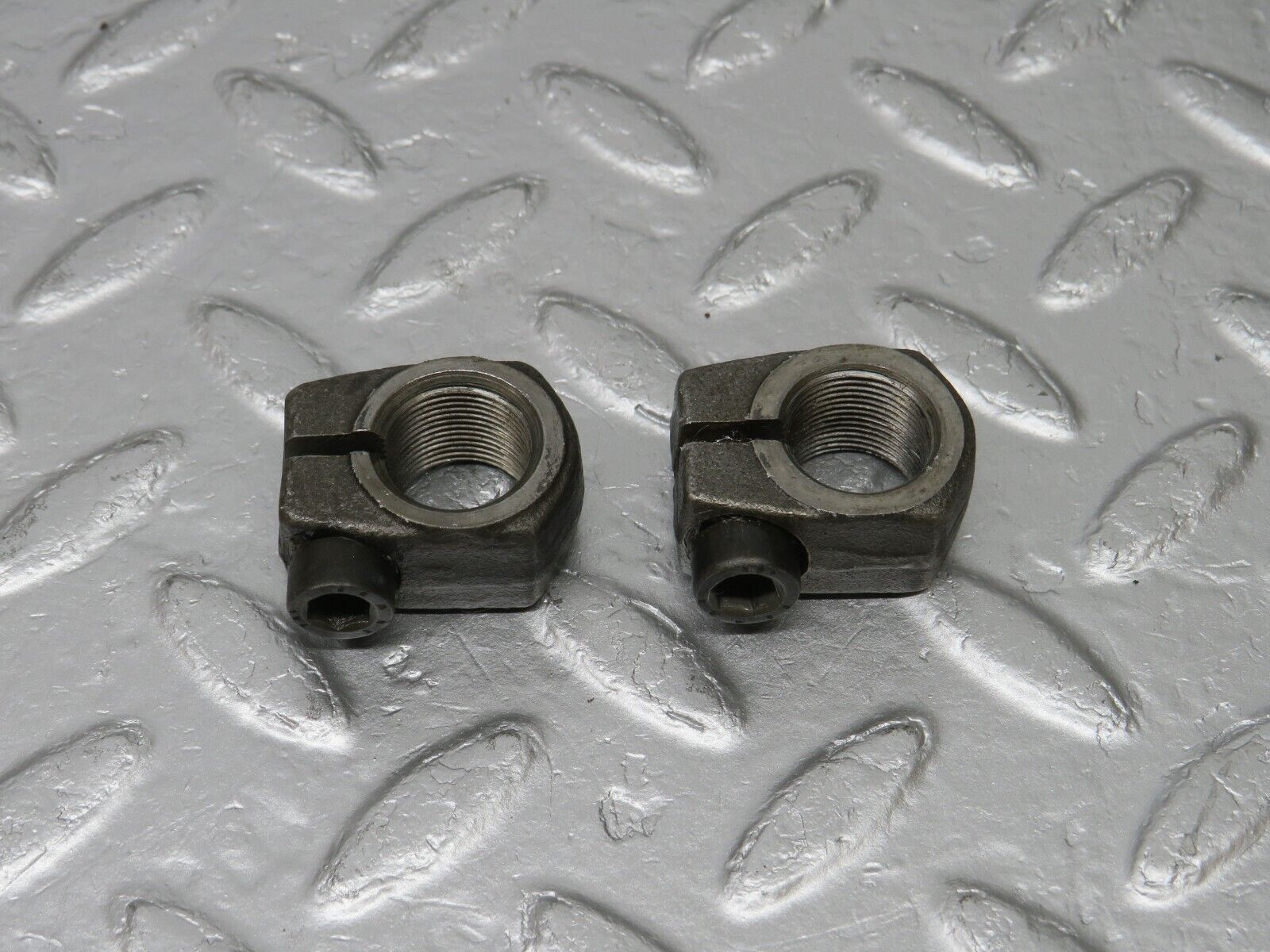 40309 Mercedes-Benz W110 230 Wheel Hub Locking Cap