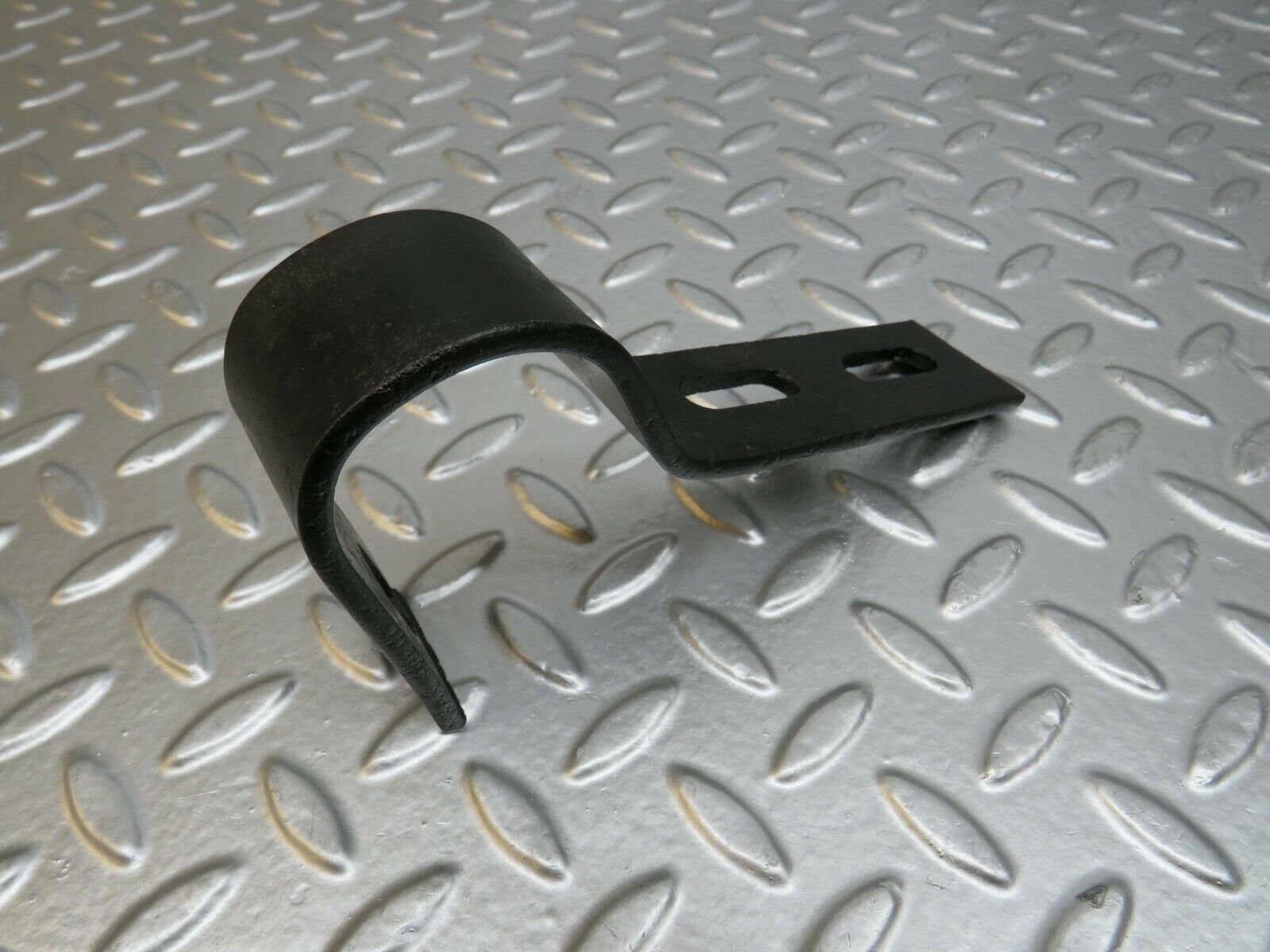 24565 Mercedes-Benz W108 Front Bumper Bracket