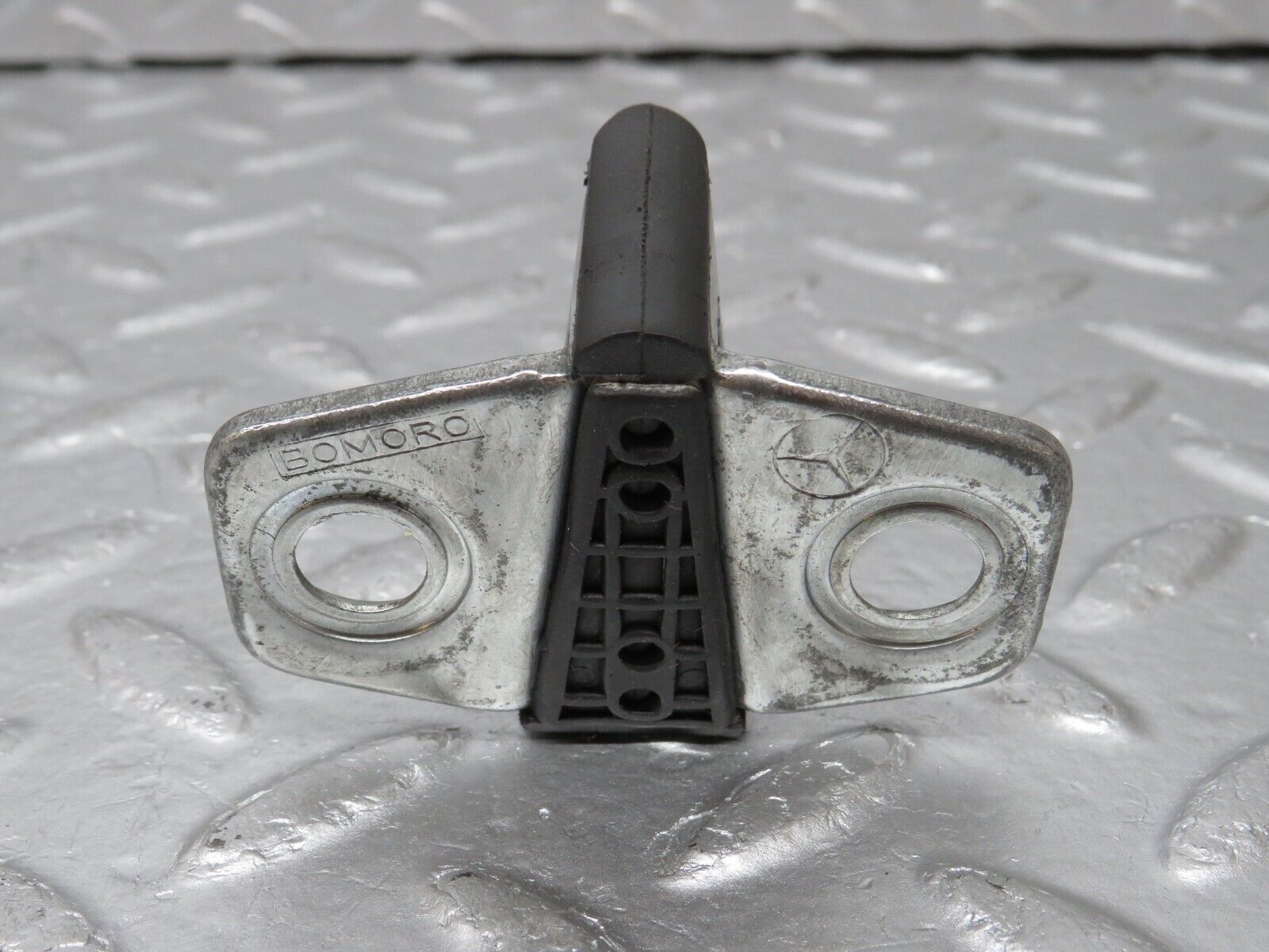 33681 Mercedes-Benz W201 190E 2.0L Door Lock Latch