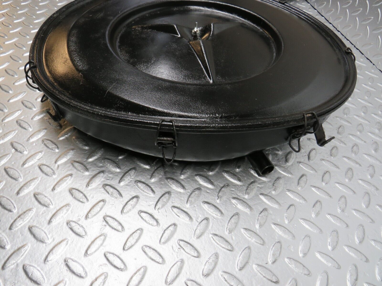 0850 Mercedes-Benz C107 350SLC Coupe Air Filter Housing 4515785126