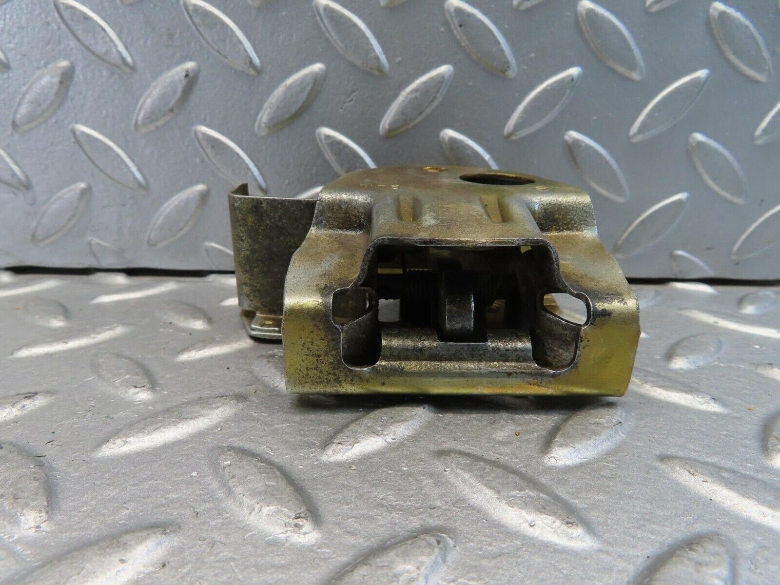 11368 Mercedes-Benz C123 230CE Coupe Boot Lid Lock Trunk Lock