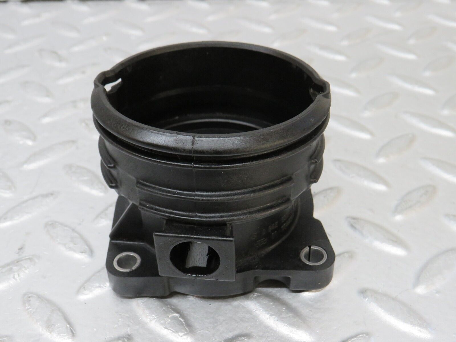 35143 Mercedes-Benz W221 Air Intake Sensor Housing 6420900144