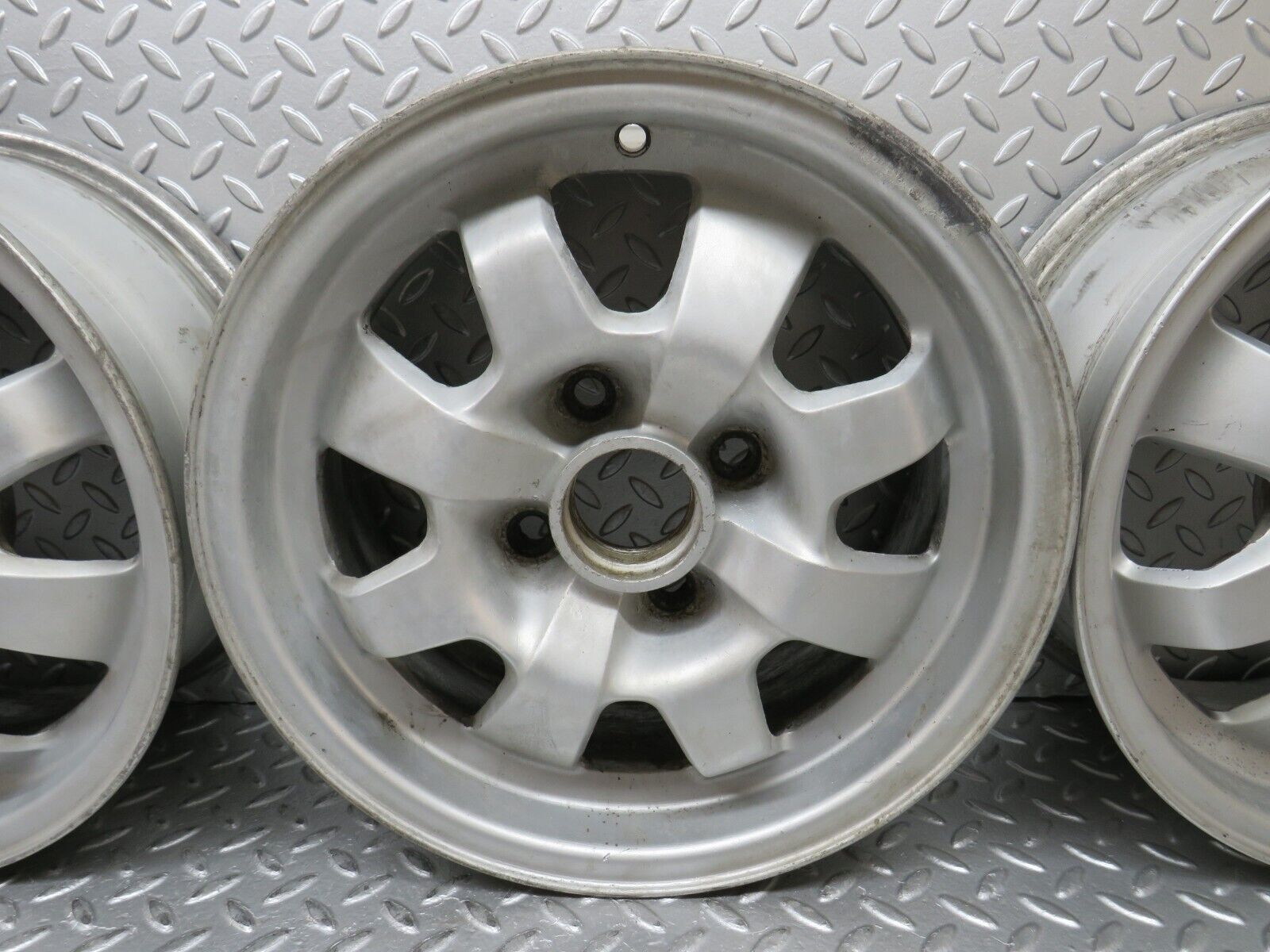 30197 Porsche 924 Alloy Wheel Set 6Jx14H2 477601031