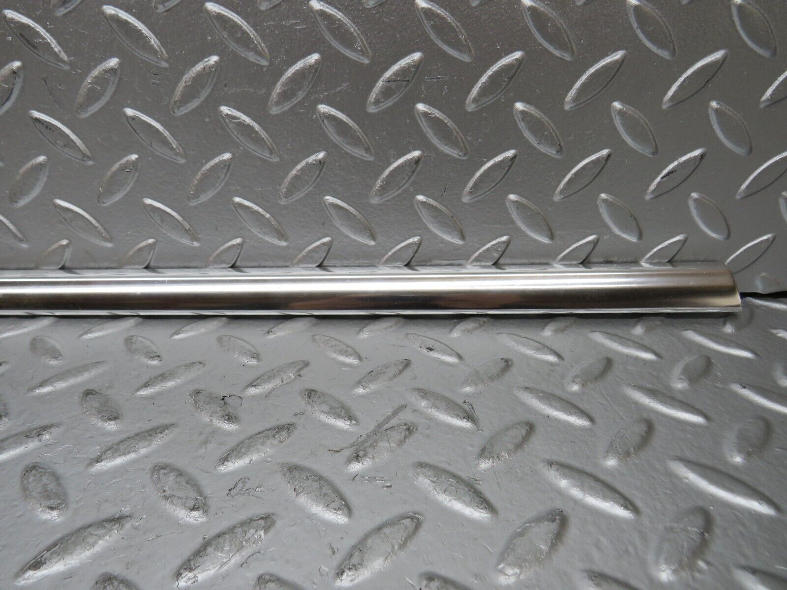 27116 Mercedes-Benz W123 280E Rear Left Door Chrome Moulding Trim