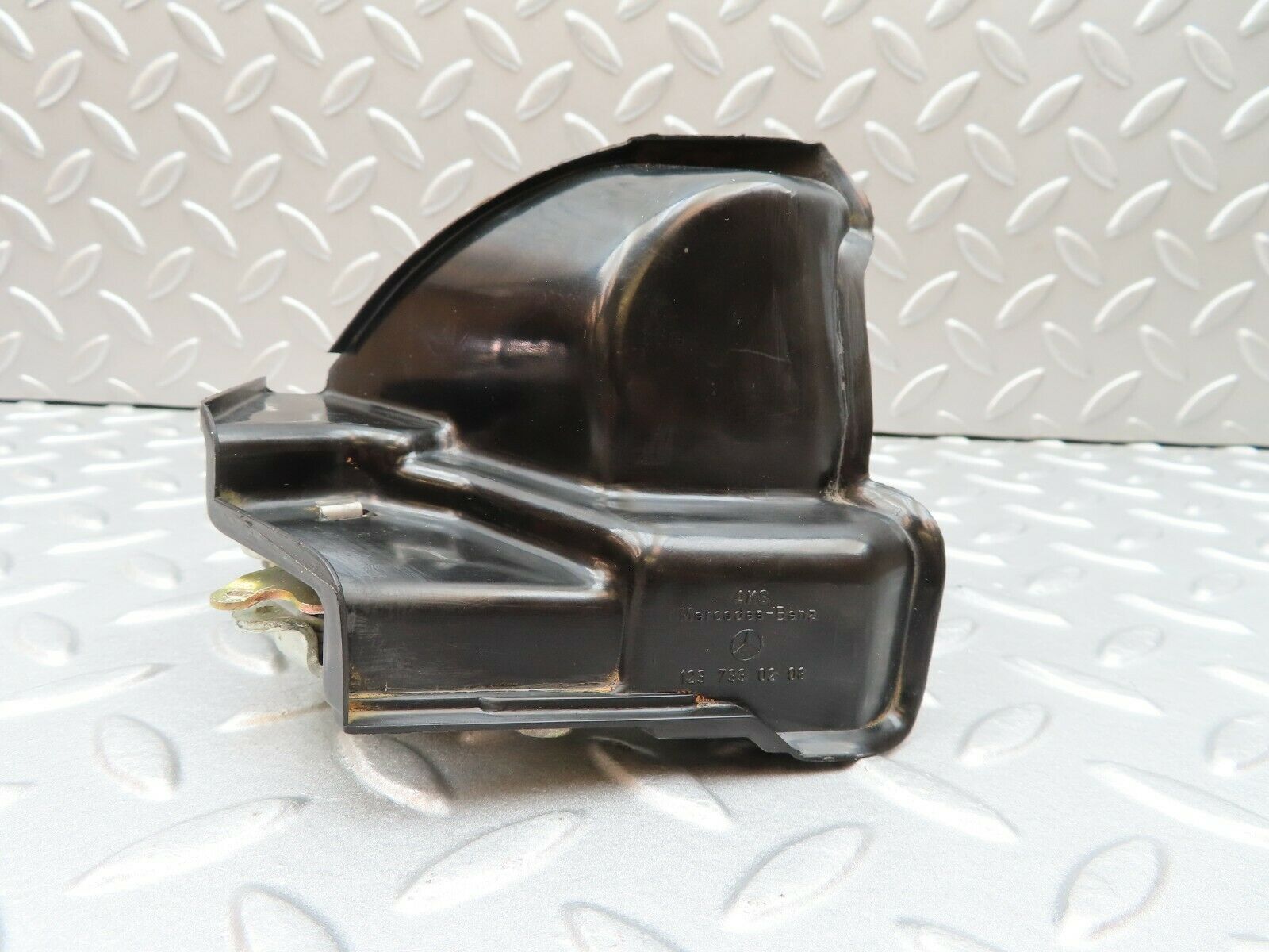 3705 Mercedes-Benz S123 200T Wagon Rear Right Door Lock Mechanism 1237330208