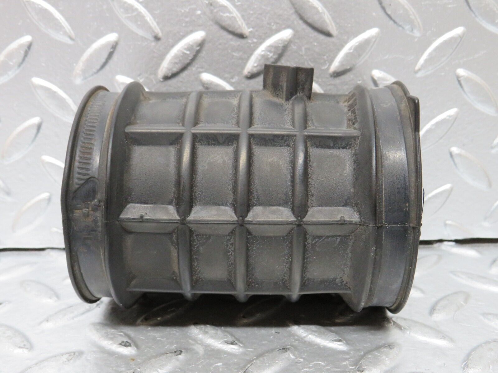 24863 Mercedes-Benz W140 S320 Air Intake Pipe 1041410990