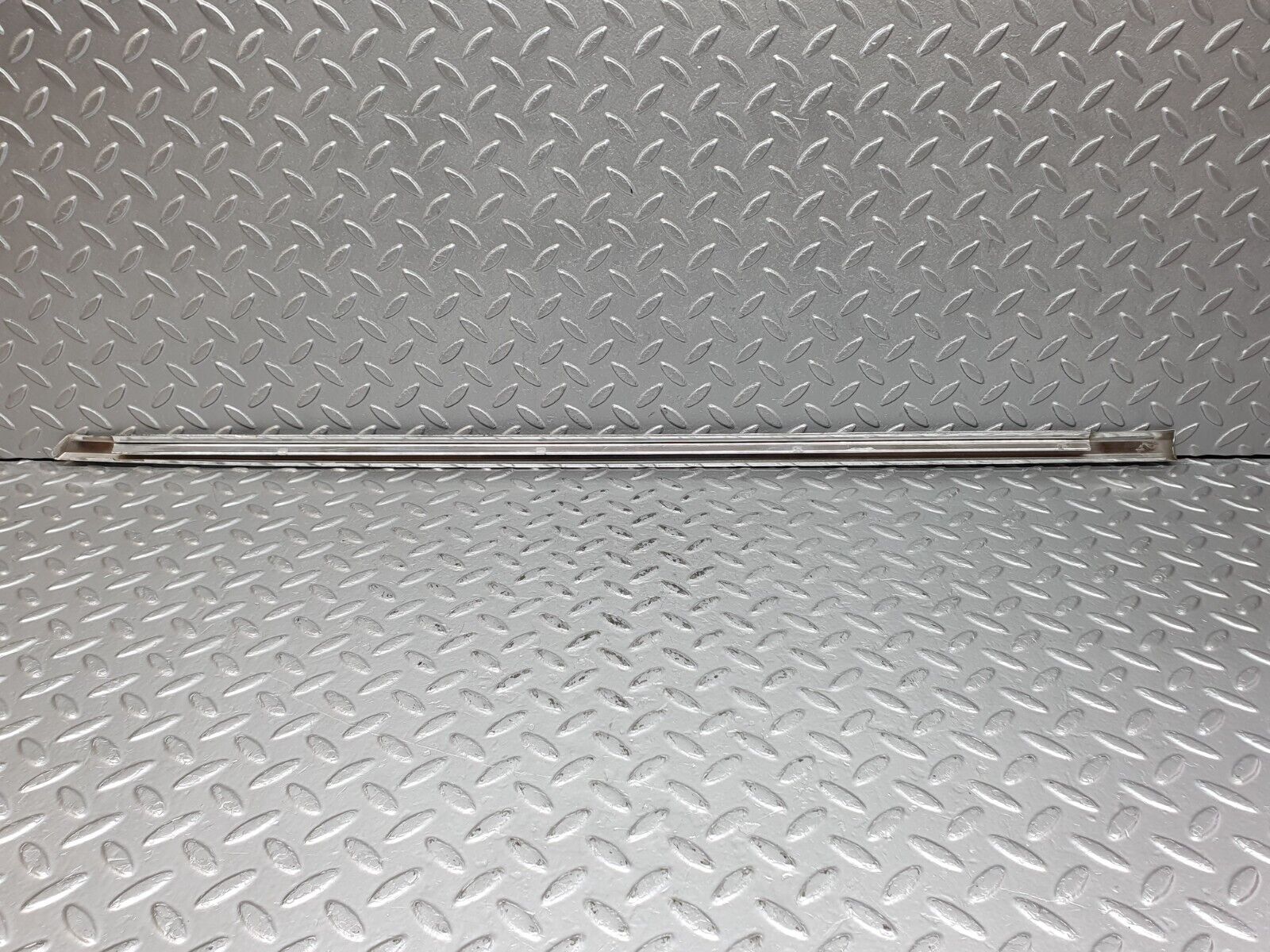 41189 Mercedes-Benz W126 300SE Front Right Door Chrome Moulding Trim