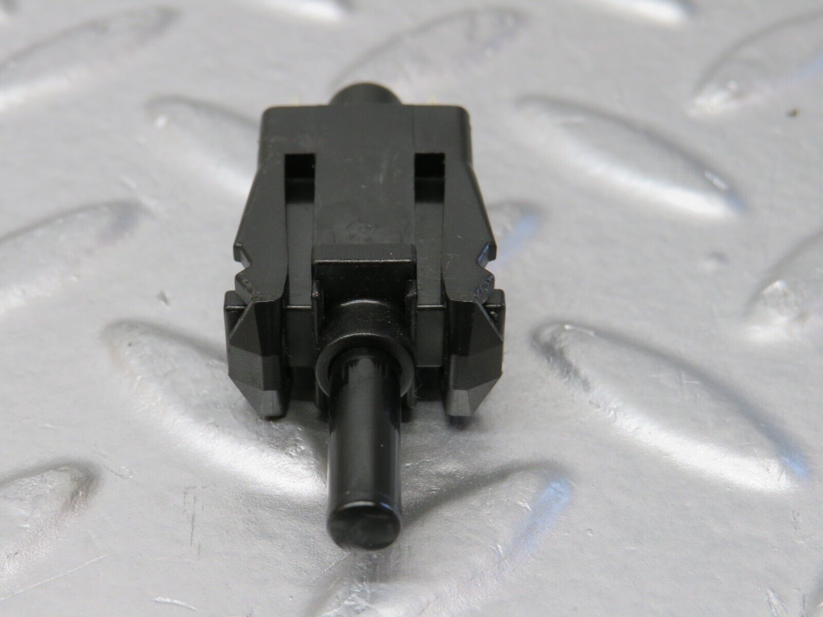 34905 Mercedes-Benz W210 320E Door Contact Switch 2x 0015458714