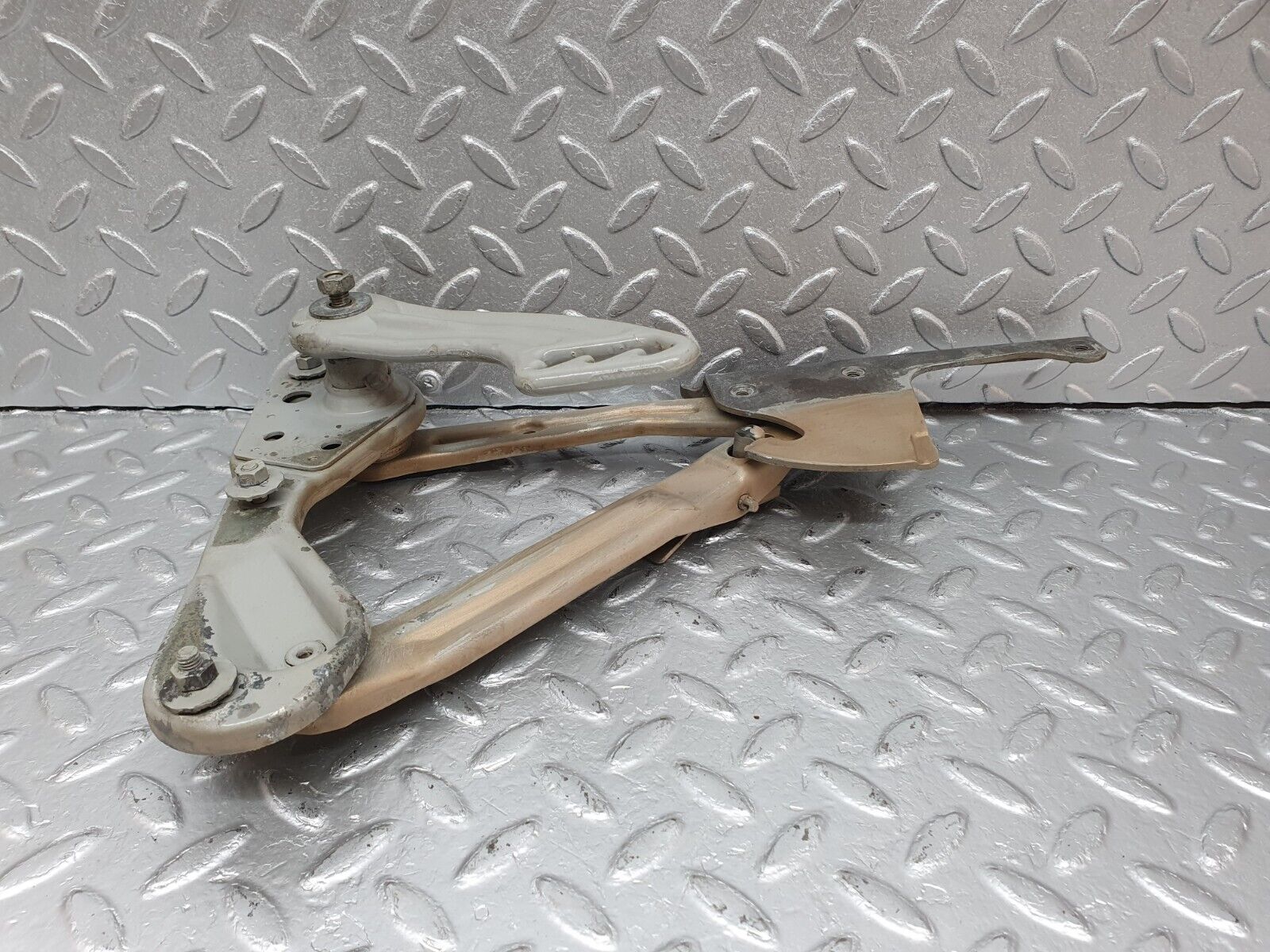 41437 Mercedes-Benz W124 200E Bonnet Hinge Right Side 1248800228 1248871074