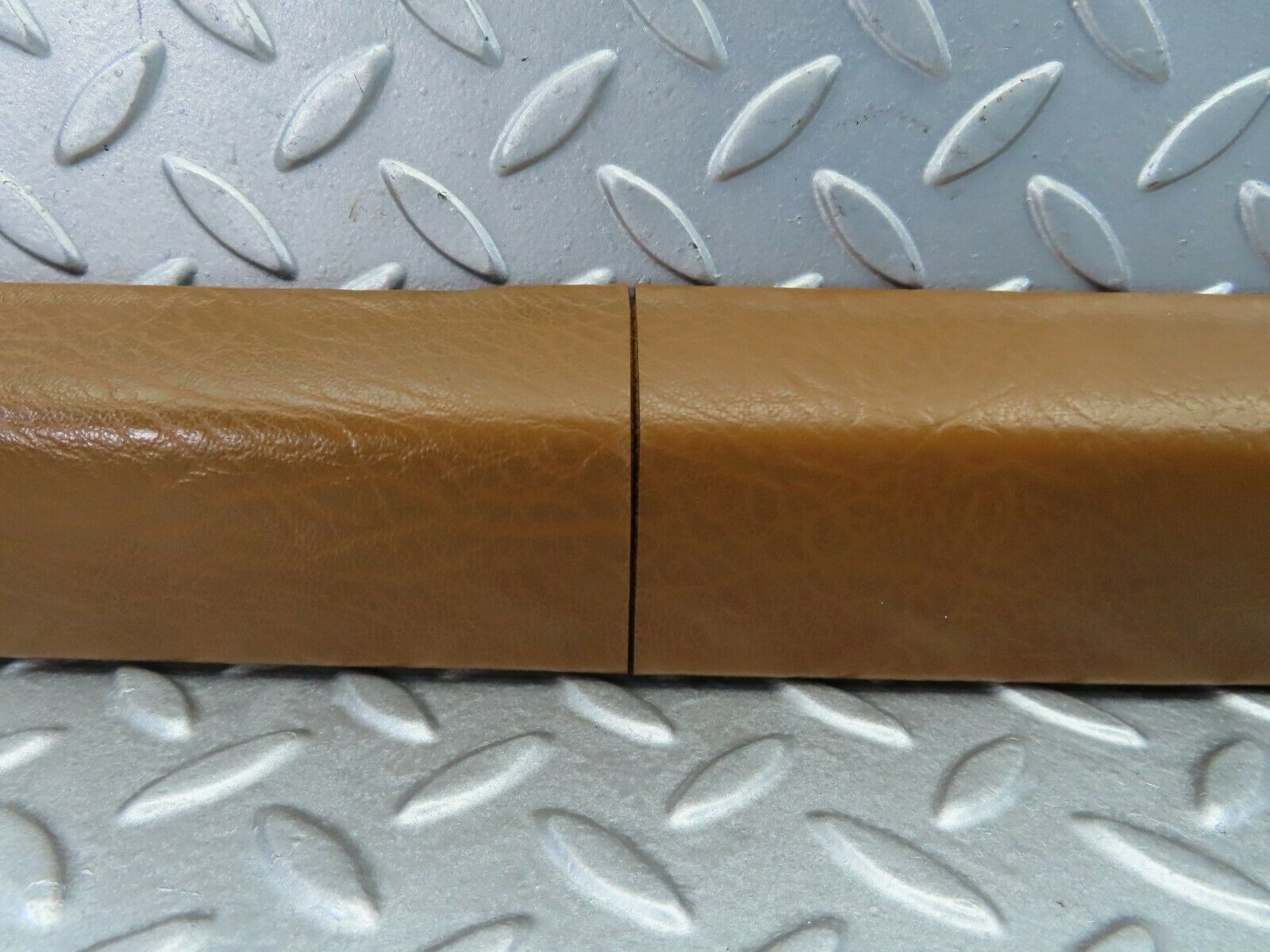 7838 Mercedes-Benz W115 220D Front Right Upper Door Panel