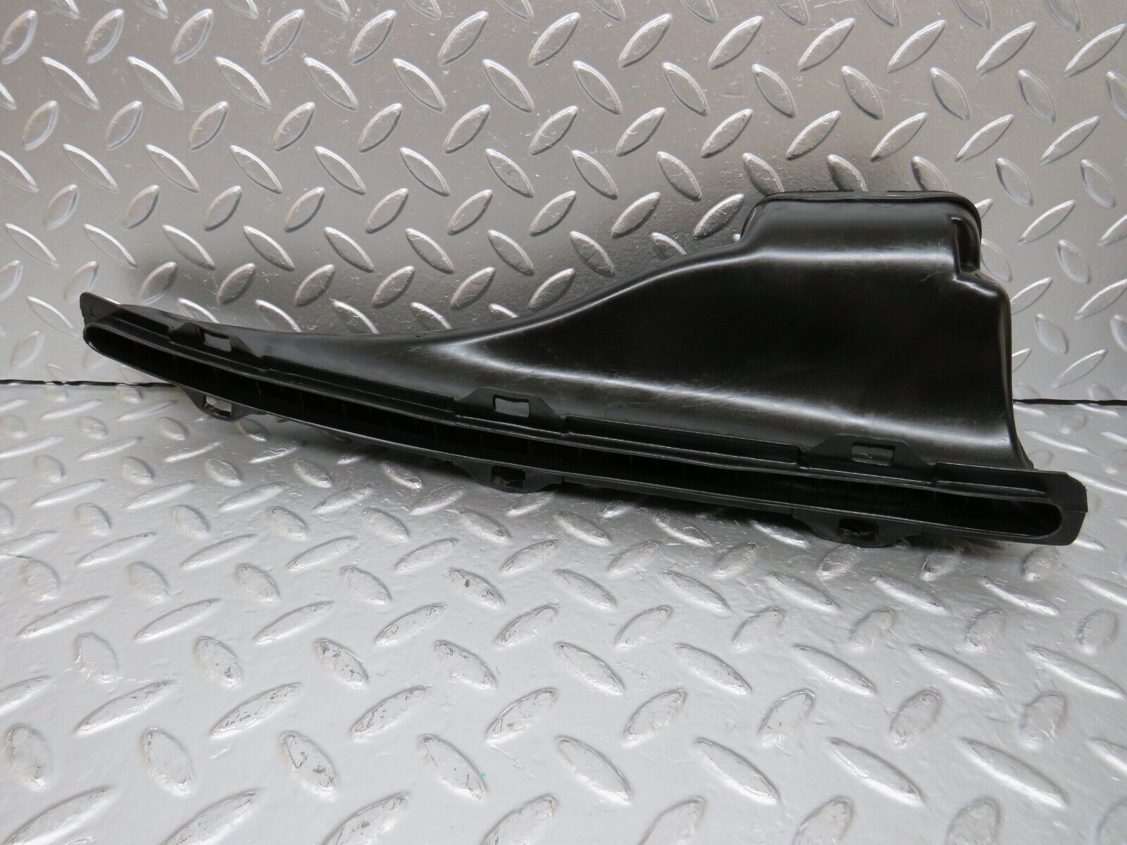 25569 Mercedes-Benz W123 200 Air Duct Vent Left And Right Side 1238300119