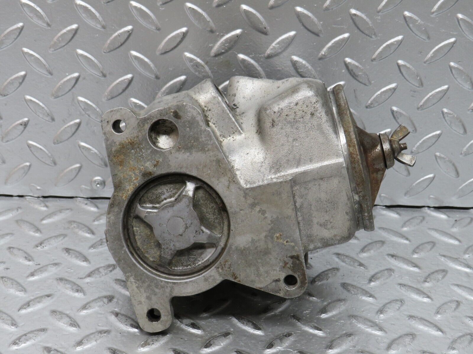 28121 Mercedes-Benz W123 280E Power Steering Pump 1164602480 7672900424