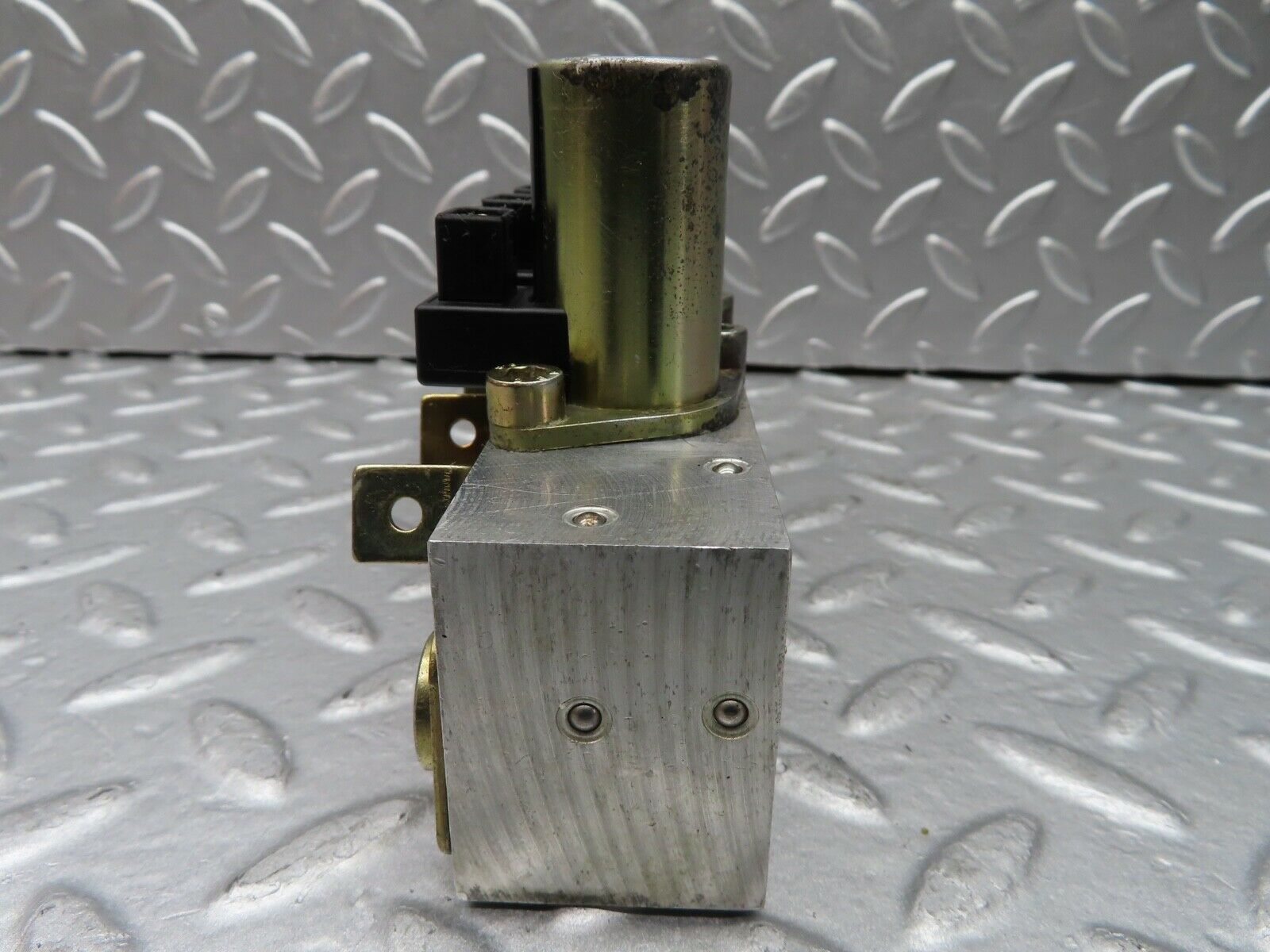 19856 Mercedes-Benz R129 300SL Coupe Soft Top Hydraulic Valve Block 1298000178