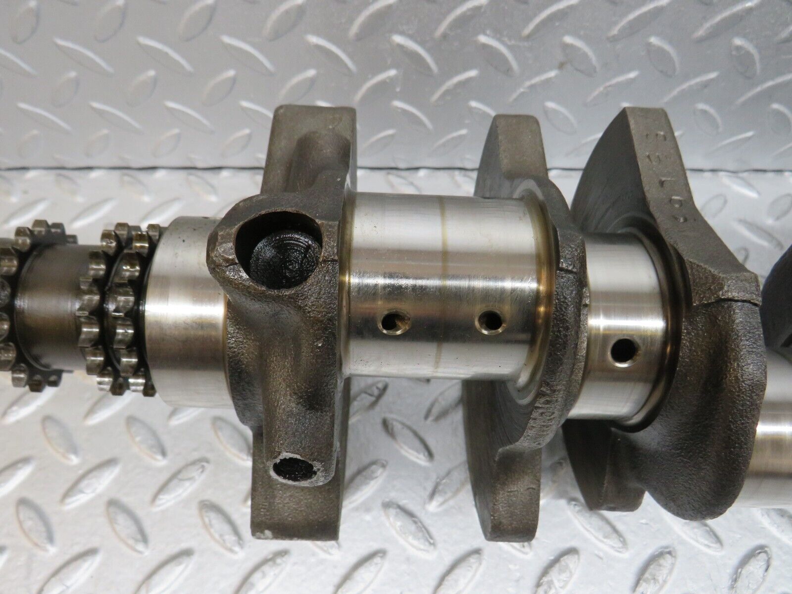 37668 Mercedes-Benz W109 300SEL Crankshaft 1160311001