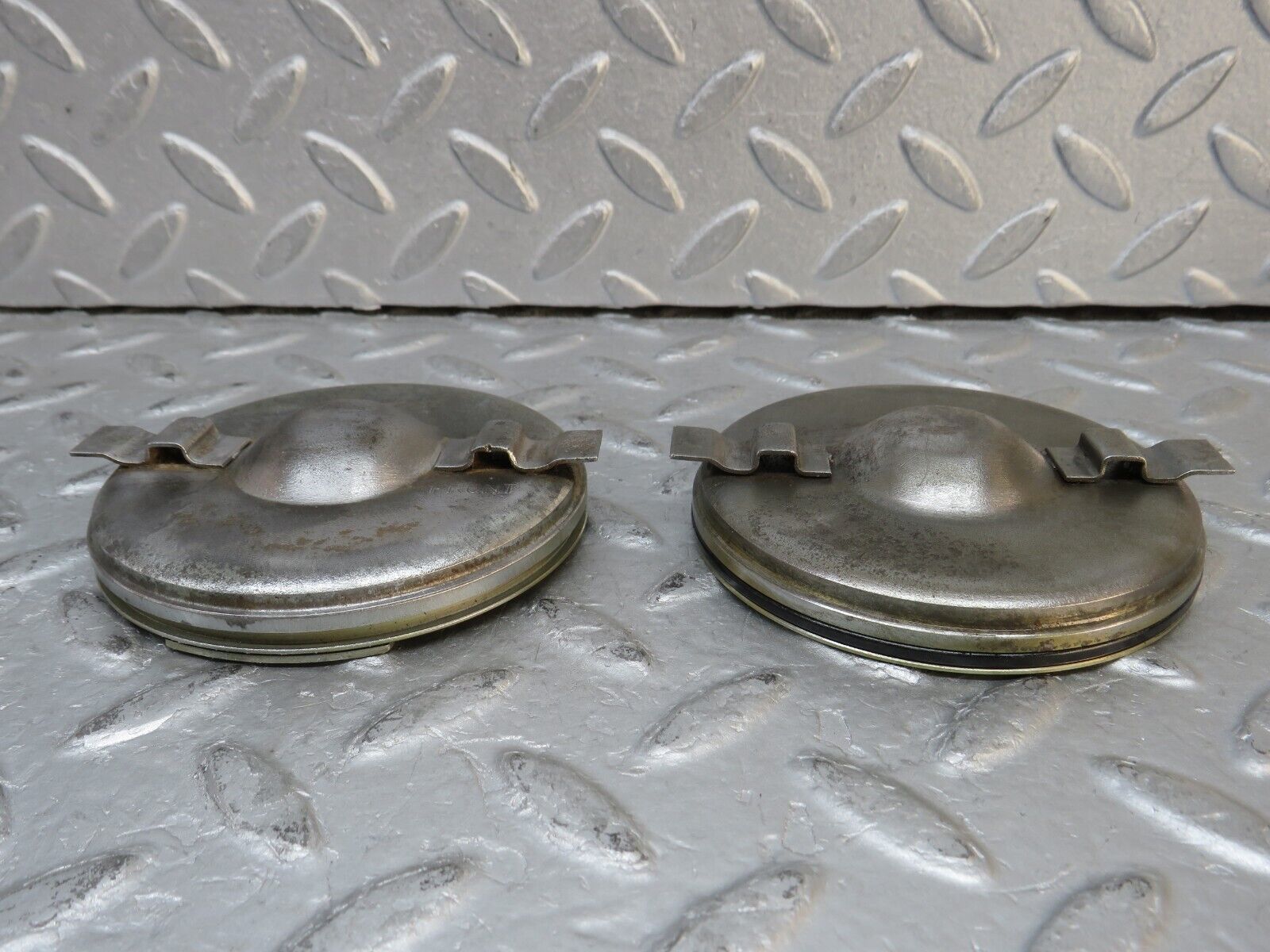 37685 Mercedes-Benz W109 300SEL Automatic Gearbox Piston Cover Cap