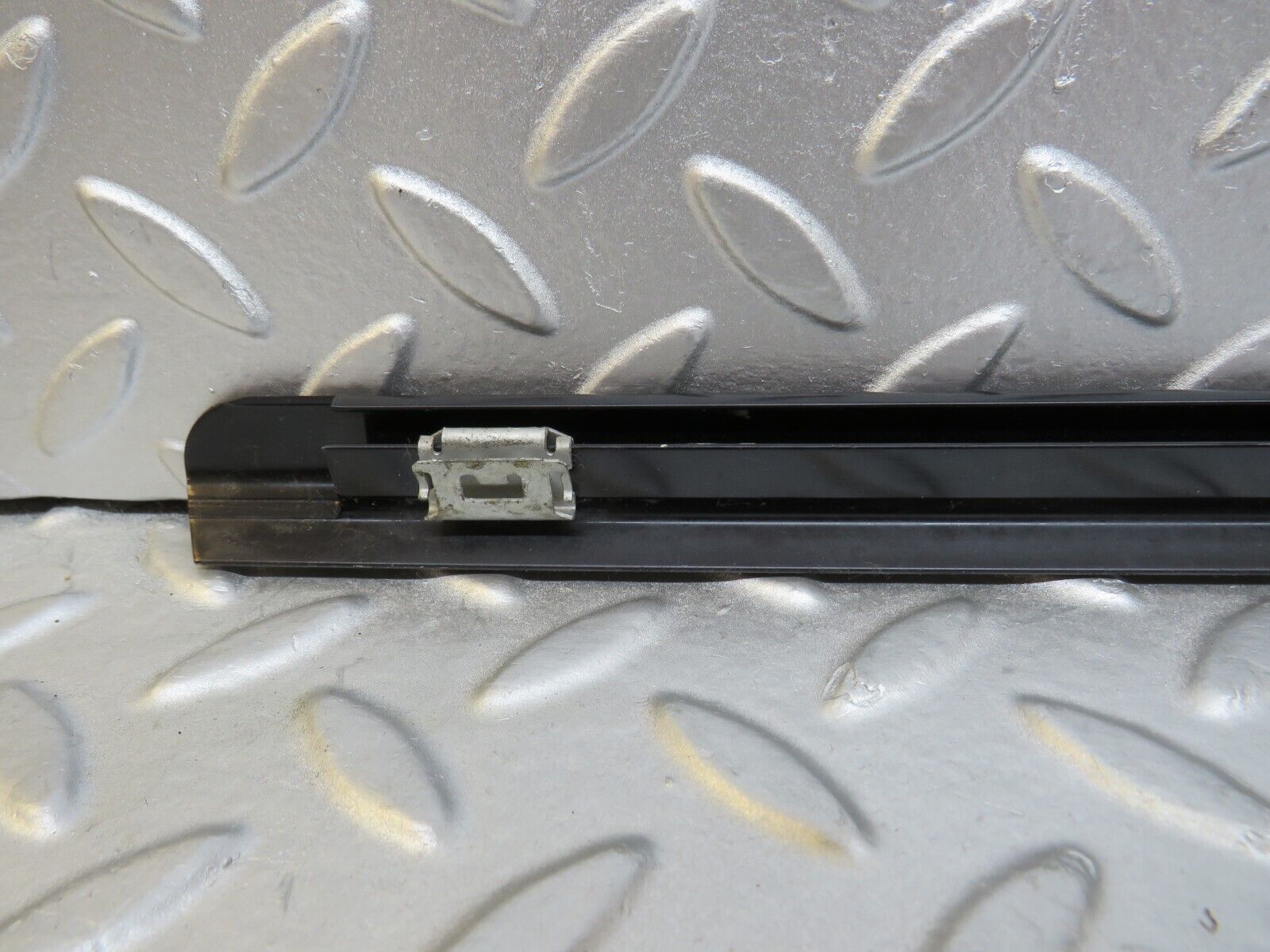 35079 Mercedes-Benz W210 320E Front Right Door Window Exterior Trim