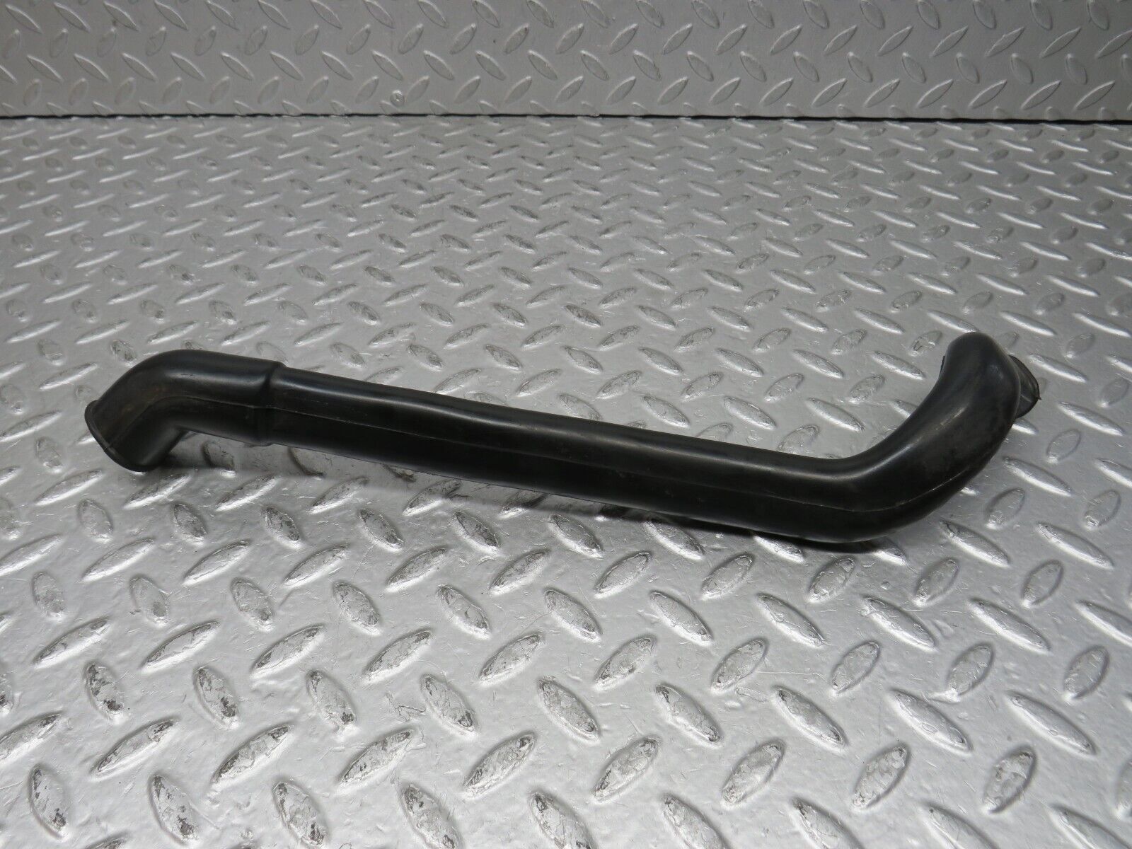 38003 Mercedes-Benz A124 320E Cabriolet Water Drain Hose Left 1246280194