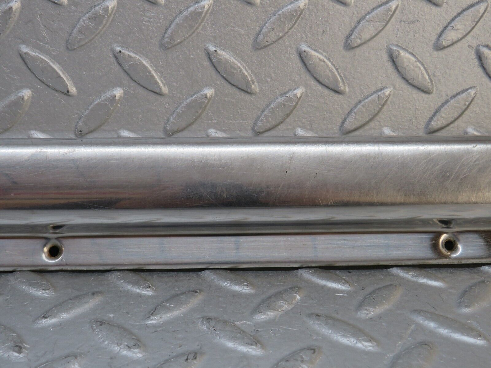 37390 Mercedes-Benz W109 300SEL Front Right Door Sill Chrome