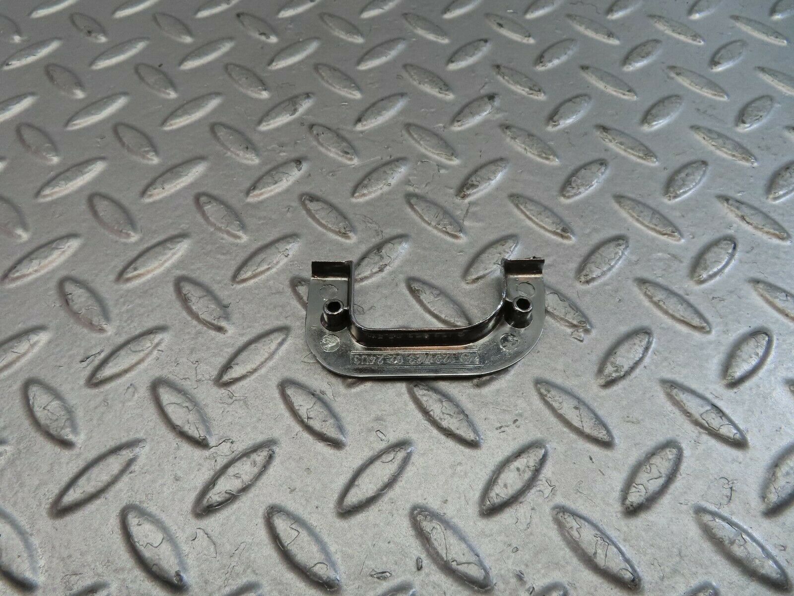 9592 Mercedes-Benz C123 280CE Coupe Right Chrome Door Latch Trim 1237230224