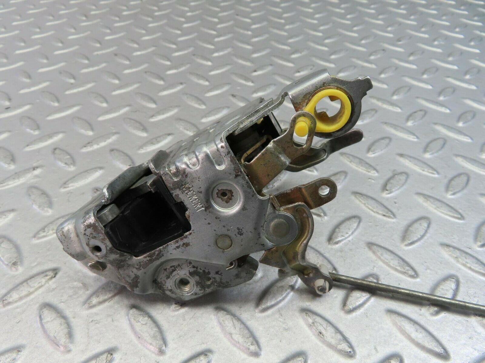 9360 Mercedes-Benz C124 300CE Coupe Front Left Door Lock Mechanism