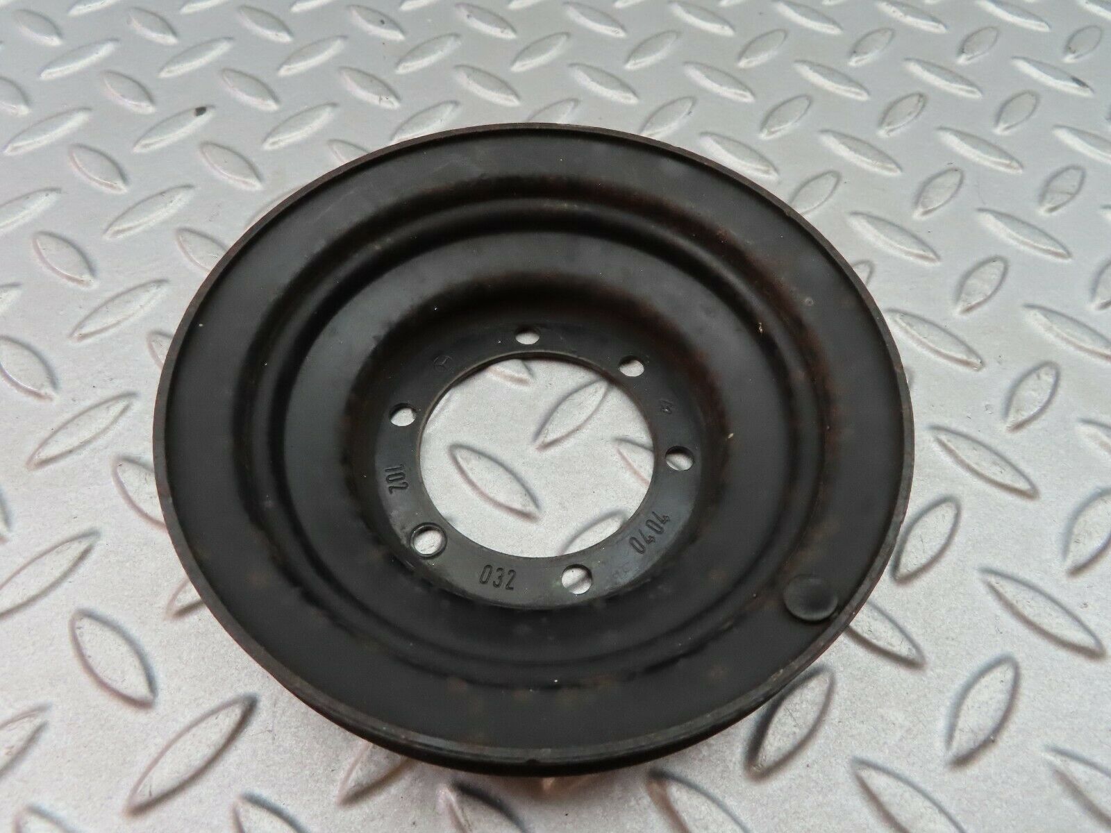 5950 Mercedes-Benz W123 200 Crankshaft Pulley 1020320404