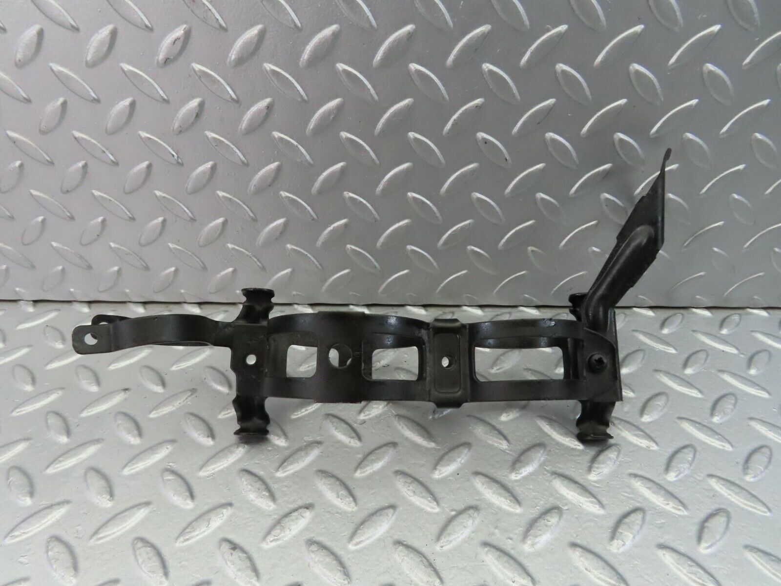 10581 Mercedes-Benz W201 190E Fuel Pump Fuel Filter Bracket Holder