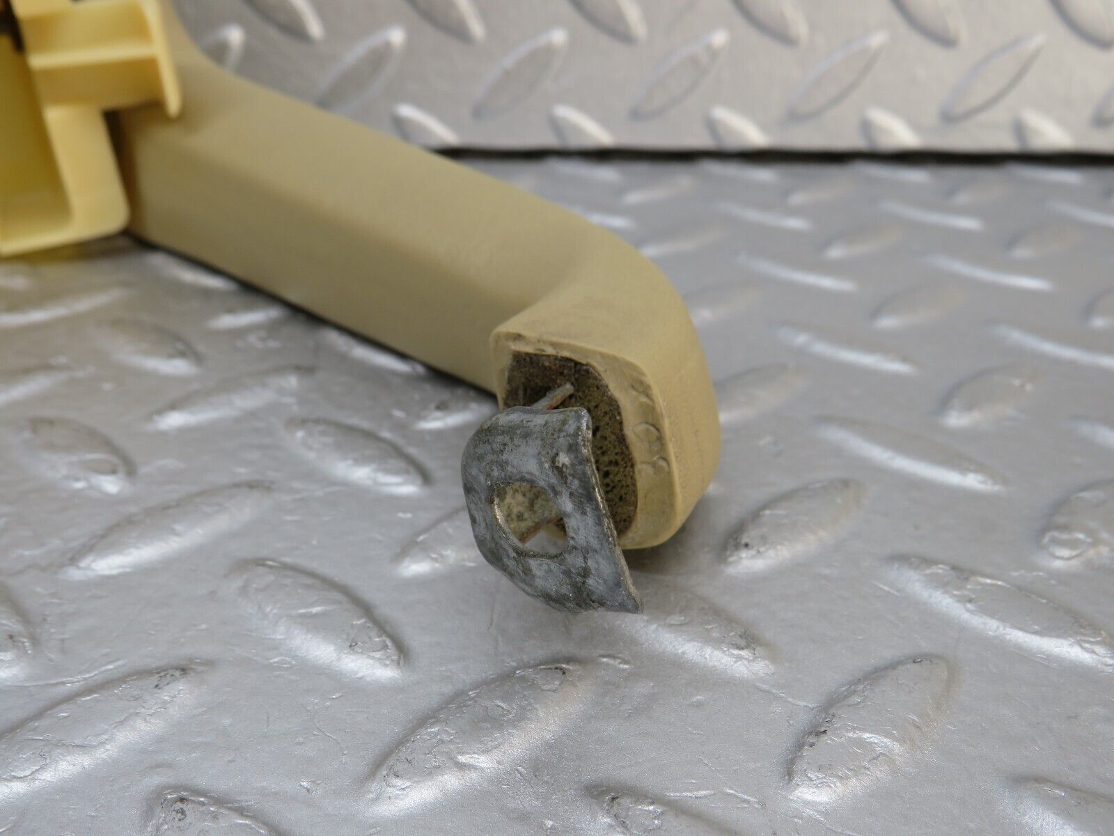 36723 Mercedes-Benz W201 190E 2.0L Interior Door Handle Beige Right 2018100451 2017200228