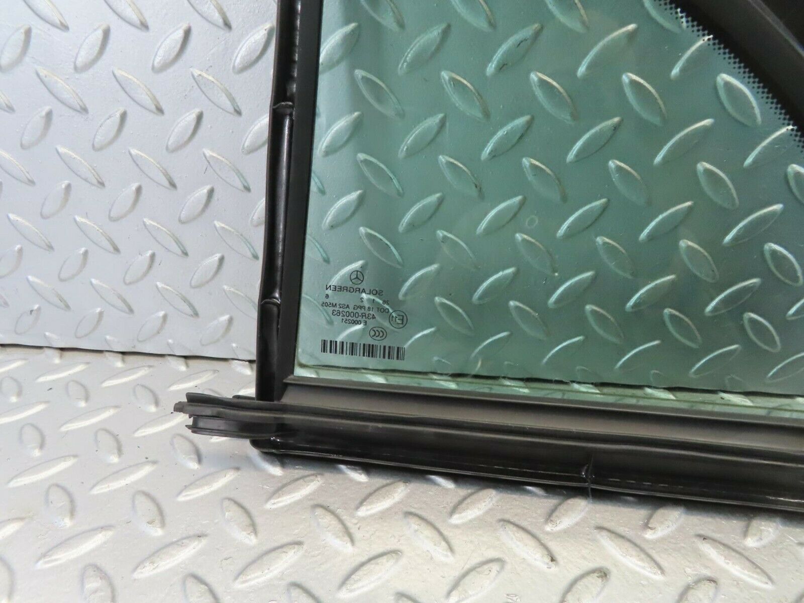 11196 Mercedes-Benz W221 S320 Rear Right Quarter Window Glass