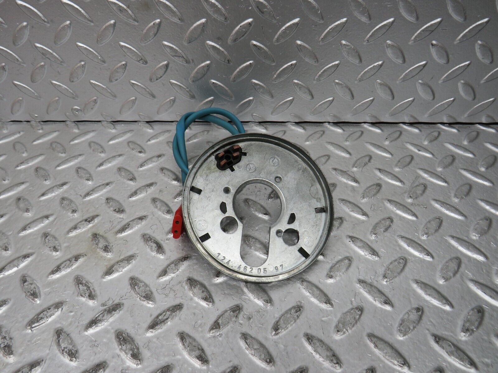 27736 Mercedes-Benz S124 300TE Wagon Steering Wheel Contact Plate 1244620597