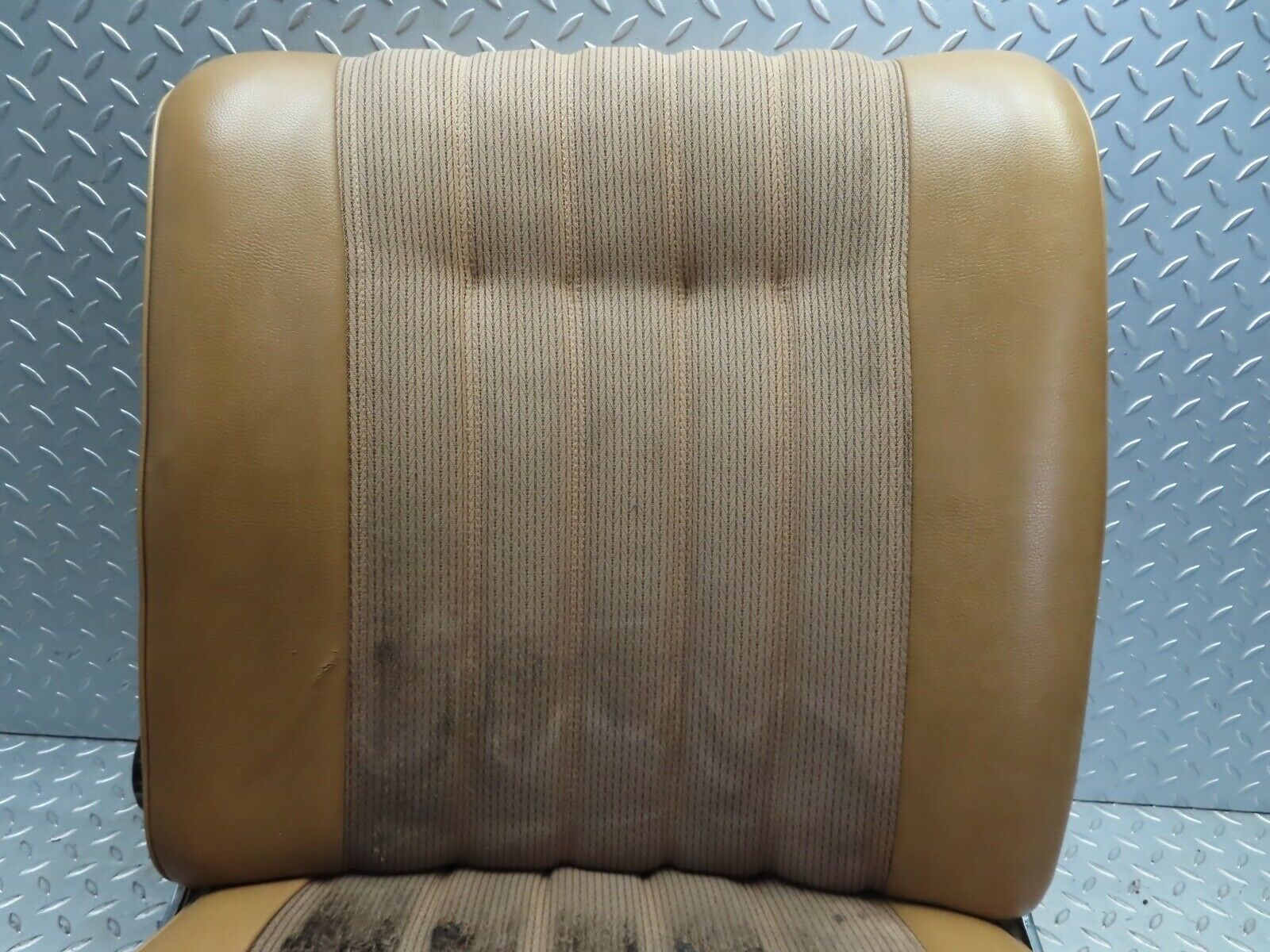 20218 Mercedes-Benz W114 280CE Coupe Front Right Seat Beige