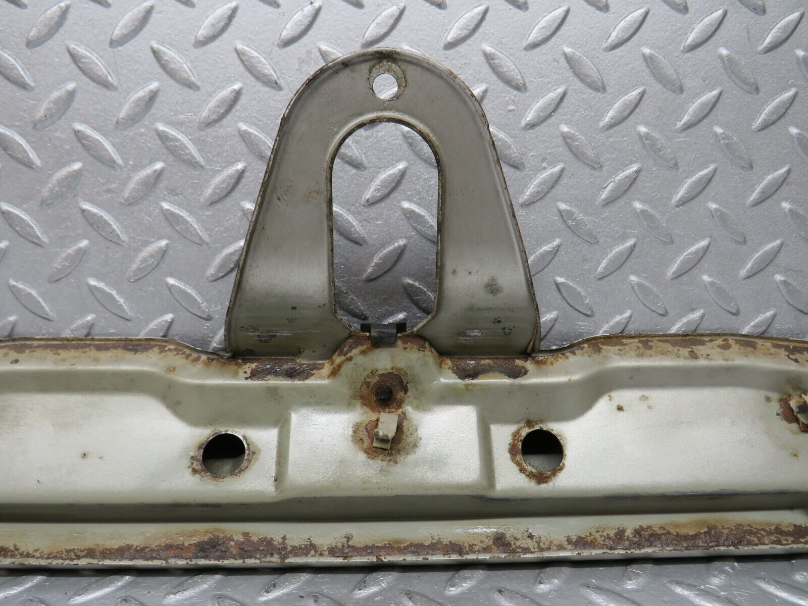 39440 Mercedes-Benz R129 320SL Coupe Bonnet Lock Carrier Panel 2105844217