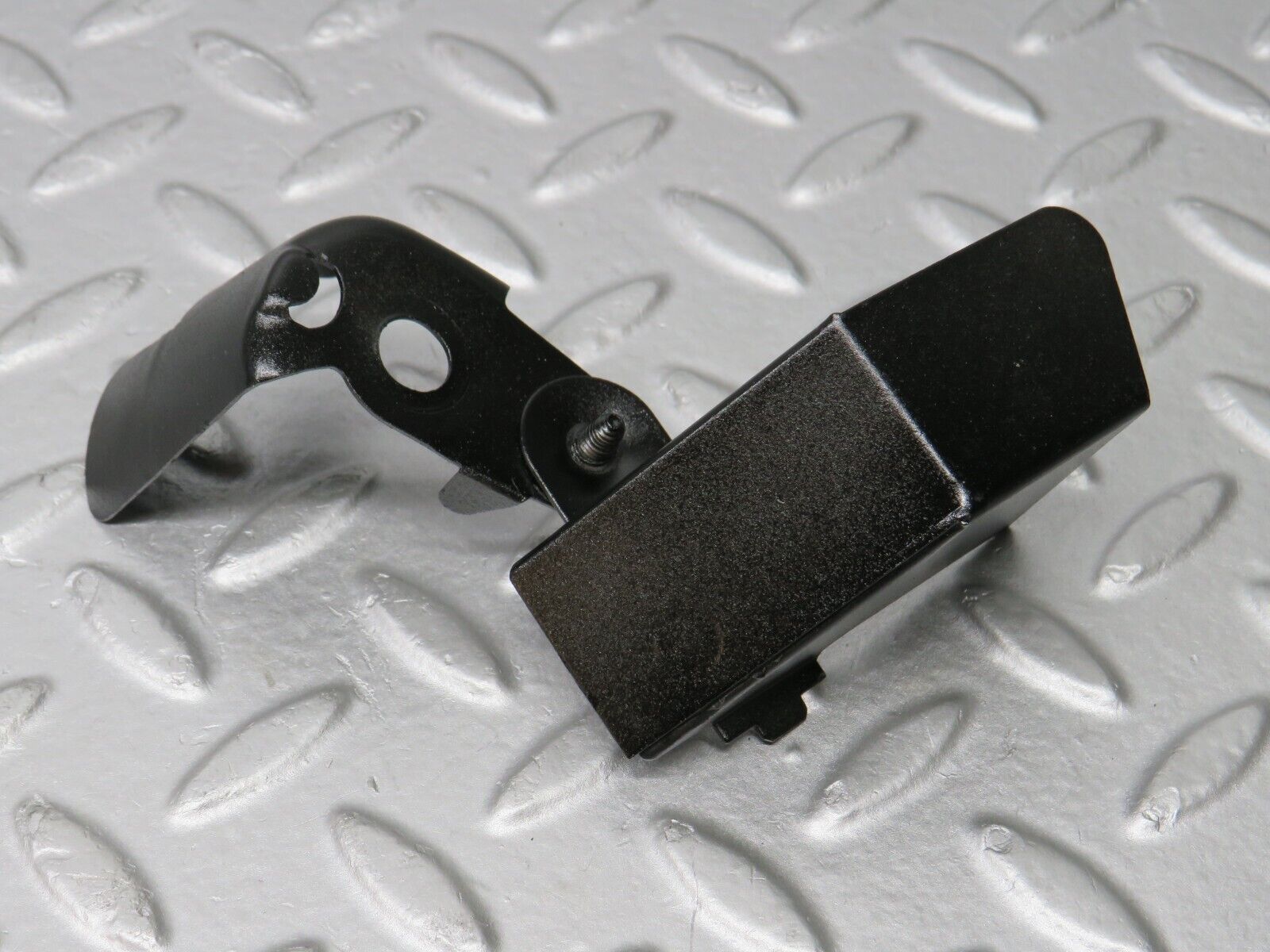 39005 Mercedes-Benz W201 190E 2.6L Steering Box Joint Cover