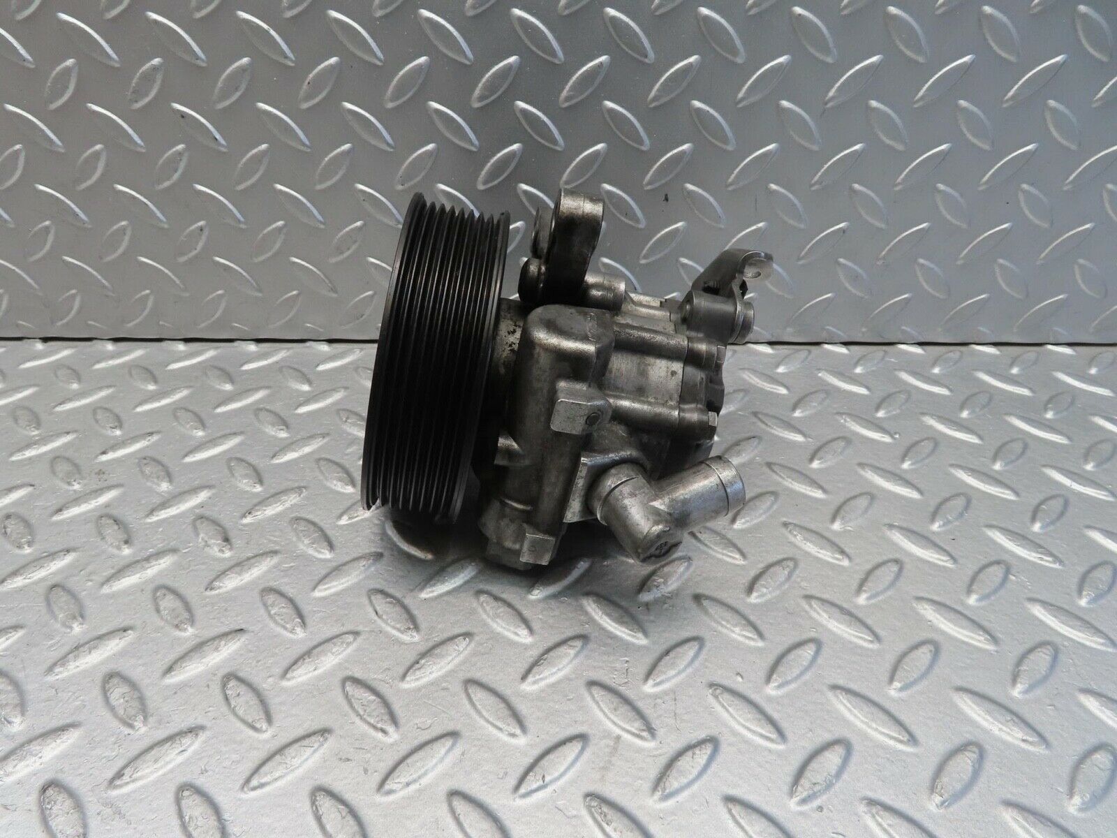 11298 Mercedes-Benz W221 S320 Power Steering Pump 0044669801