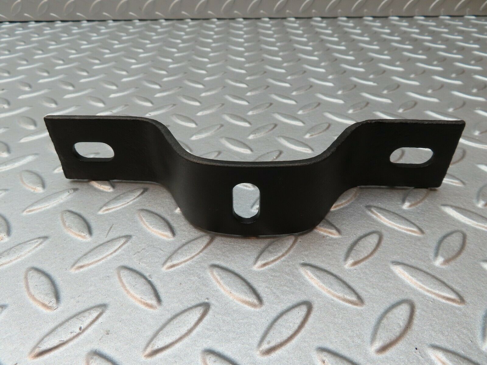 4695 Mercedes-Benz W114 280CE Coupe Front Left Bumper Bracket