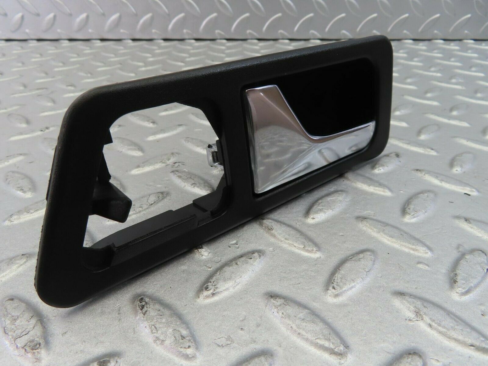 10378 Mercedes-Benz W201 190E Left Interior Door Handle 2017660164